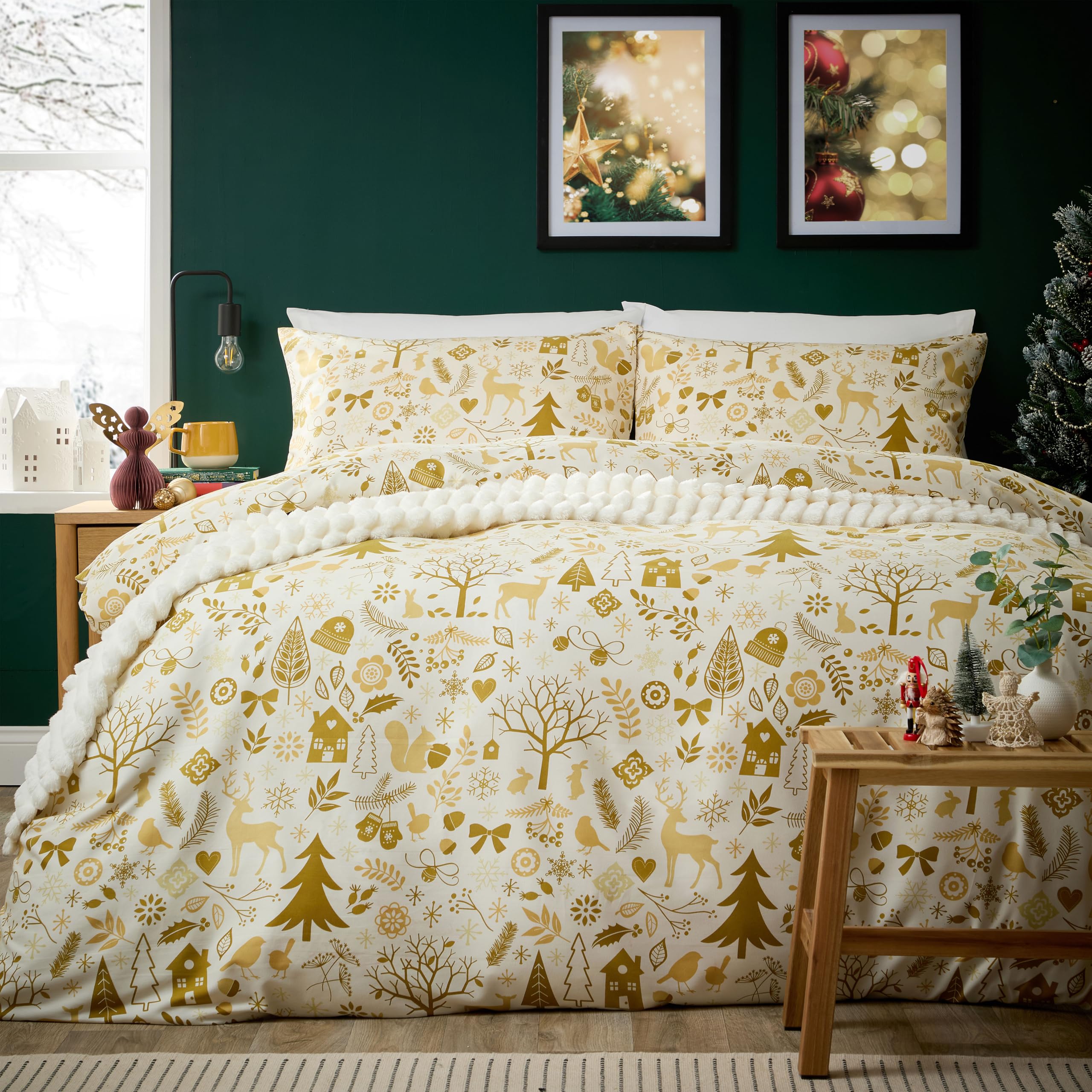 Olivia Rocco Christmas Duvet Cover Set Festive Bedding Quilt Cover Xmas with Pillowcases Reversible Design Easy Care Bed Linen Sets, Wonderland Gold, Single