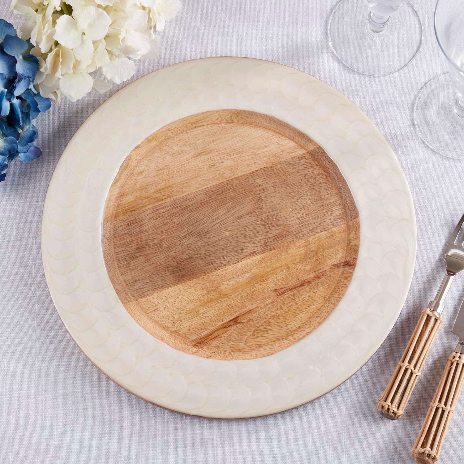 SARO LIFESTYLE Mango Wood Decorative Charger Plates with White Rim (Set of 4) – Round Table Chargers for Dining & Entertaining, 13"