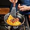 Set de Sartenes Híbridas Antiadherentes HexClad de 6 Piezas con Tapas, Sartenes de 8, 10 y 12 Pulgadas | Mangos Fríos, Apto para Lavavajillas y Horno hasta 900°F, Compatible con Todas las Superficies de Cocción 5