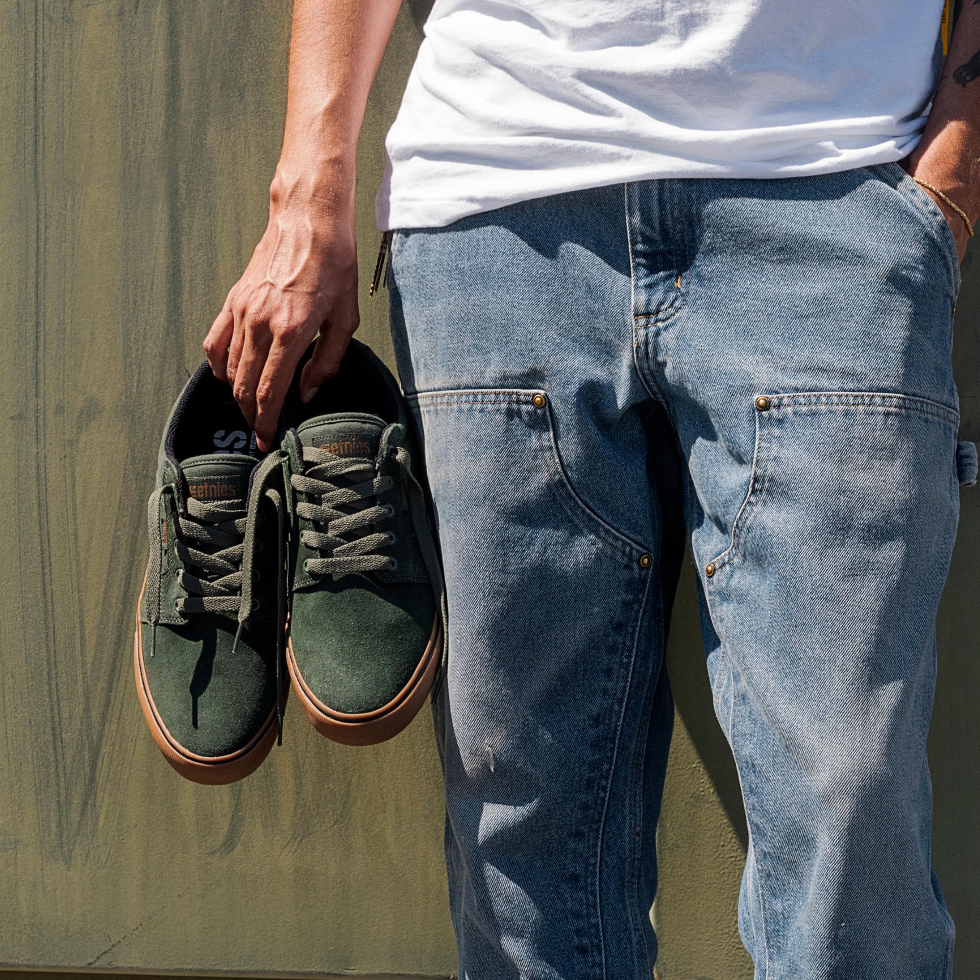 Etnies Barge LS – Classic Skate Look, Slim Vulcanized Silhoutte, Hefty Armored Collar, Reinforced Vulc