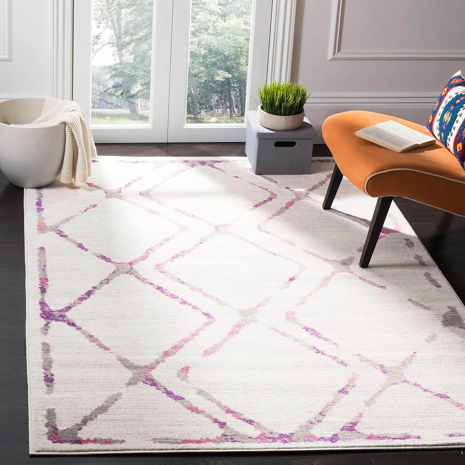 SAFAVIEH Skyler Collection 3' x 5' Ivory/Blue SKY197D Boho Diamond Non-Shedding Living Room Bedroom Accent Rug