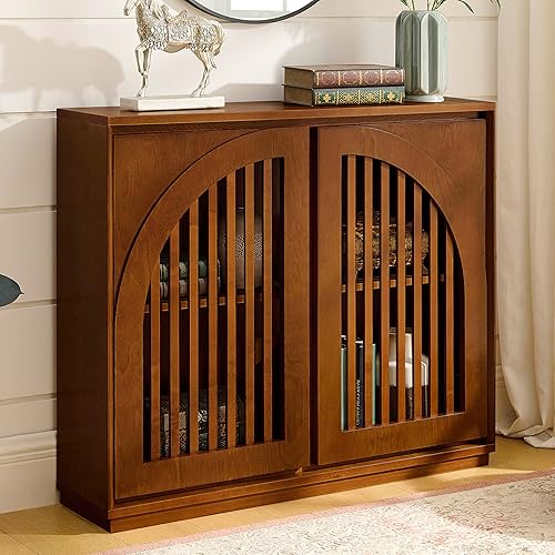 Aparador estrecho de nogal de 39 pulgadas con 2 puertas arqueadas simétricas huecas, gabinete de buffet moderno de mediados de siglo con orificios