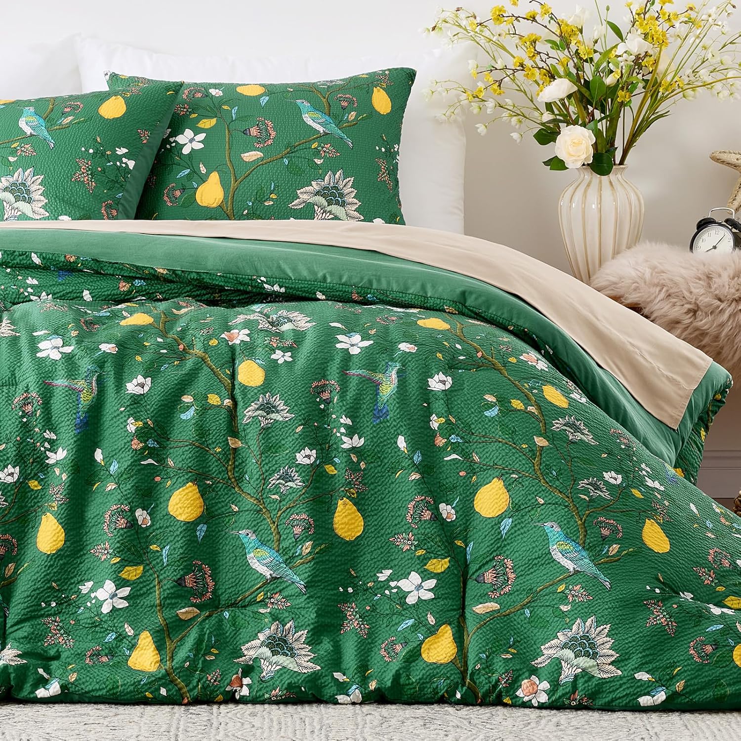 MUSSEL Queen Size Comforter Set 3 Pieces,Green Vintage Botanical Floral Pattern Bedding Comforter Sets,Boho Whimsical Modern Printed Design Cute Seersucker Bedroom Comforter and Shams