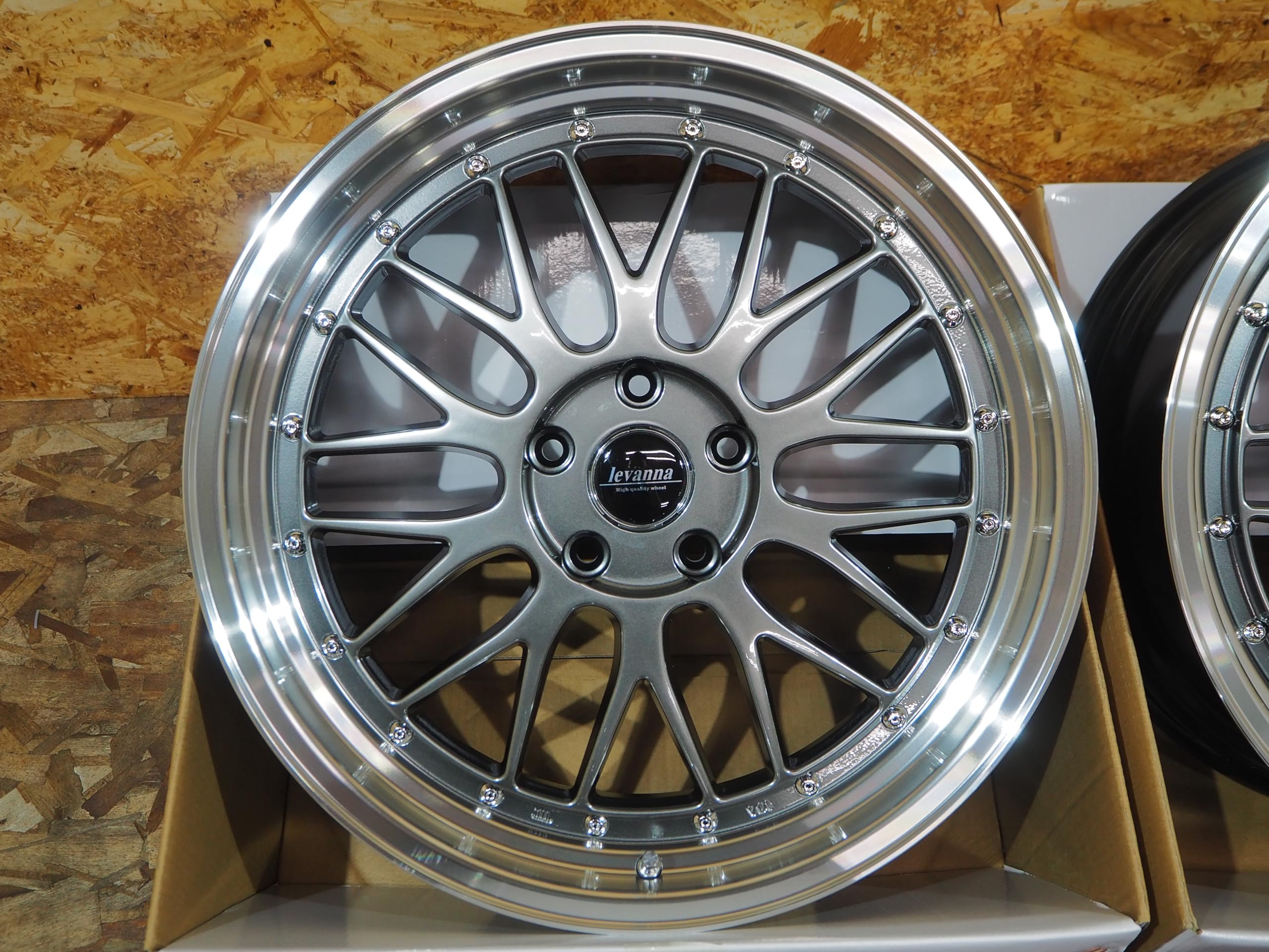 引っ張り 深リム メッシュ levanna V10-EX 19inch 8.5J+40 9.5J+40