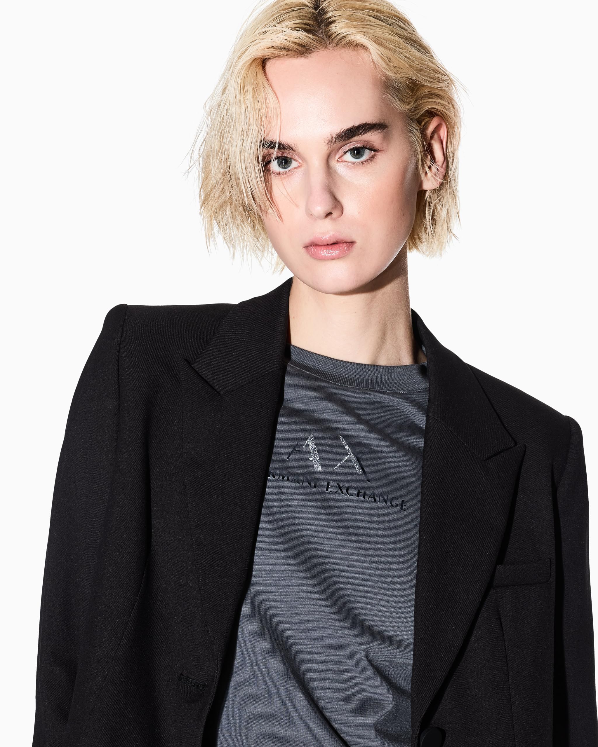 Armani Exchange Damen V-Neck Small Chest Logo Tee T-Shirt