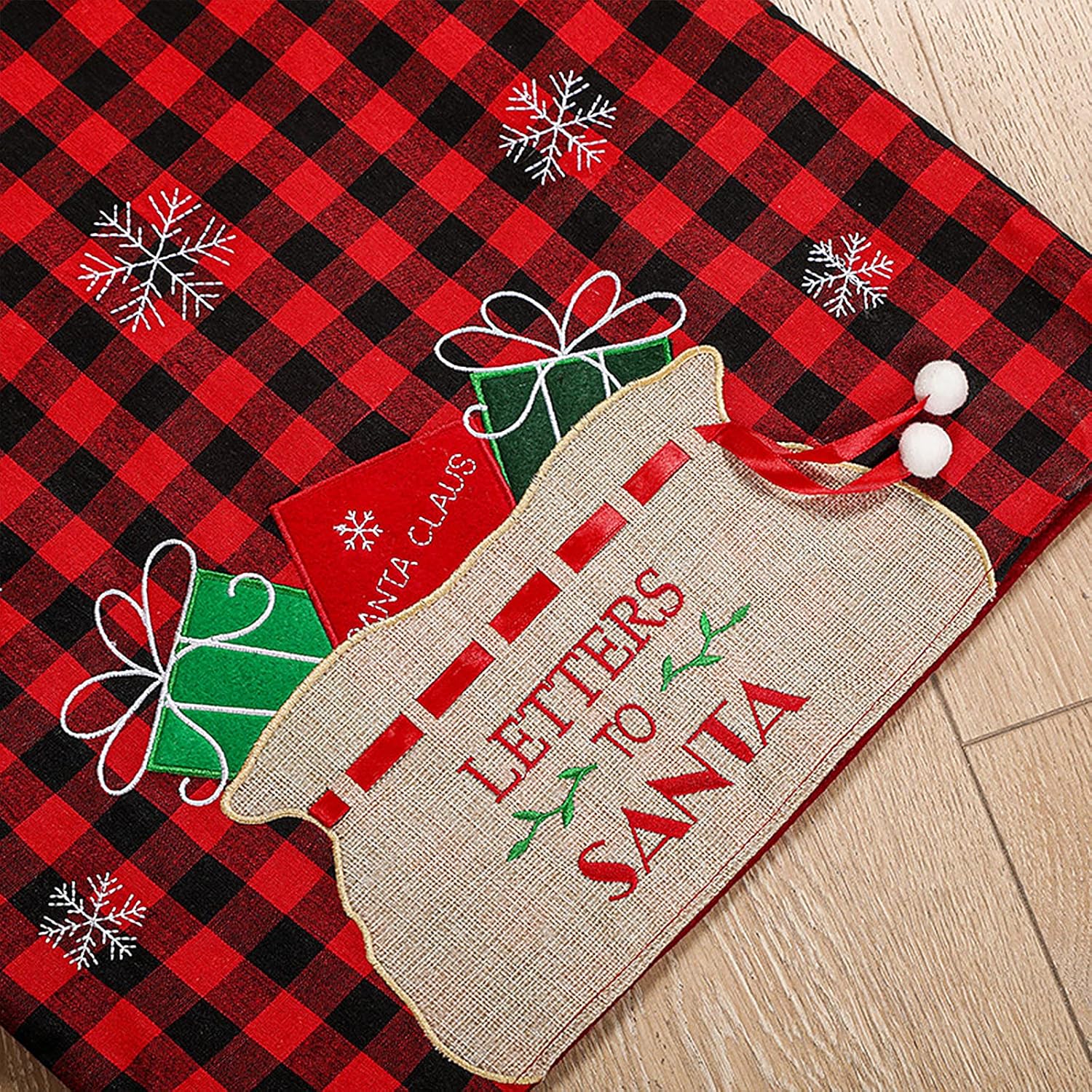 Chair Covers, 4 Pcs 19.7x18.1inch Christmas Chair Covers Xmas Chair Black and Red Plaid Back Cover with Gift Bag Dining Room Chair Covers for Hotel Wedding Party Christmas Decor, Black Red