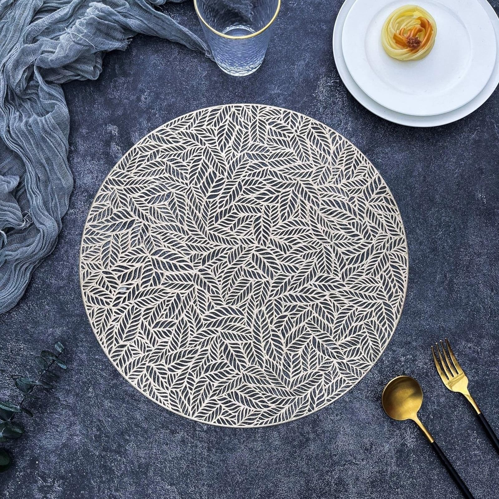 Sets de table dorés ajourés 38 cm lot de 4 pour décoration table cuisine et salle à manger