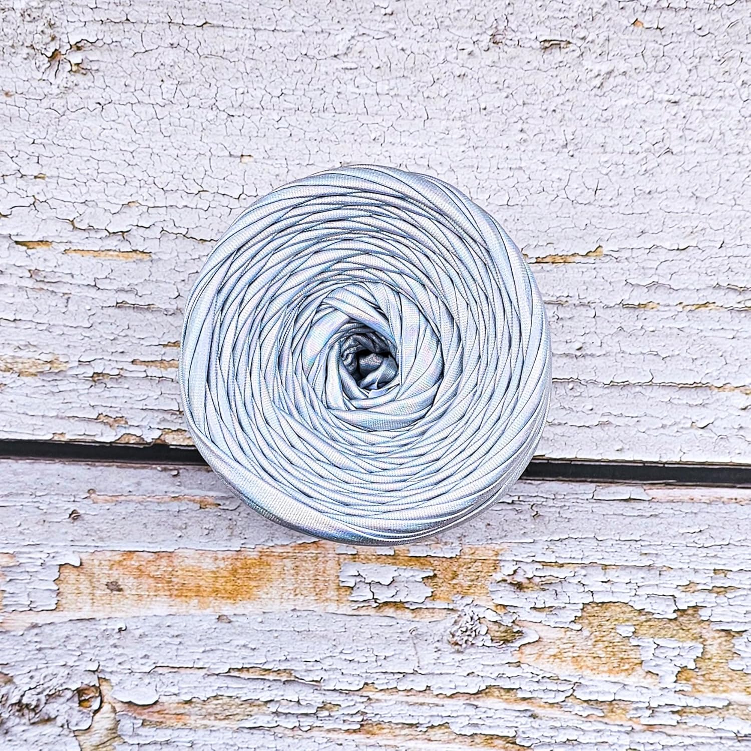 Metallic T-shirt yarn for crocheting baskets, bags, rugs and home decor. (Holographic)