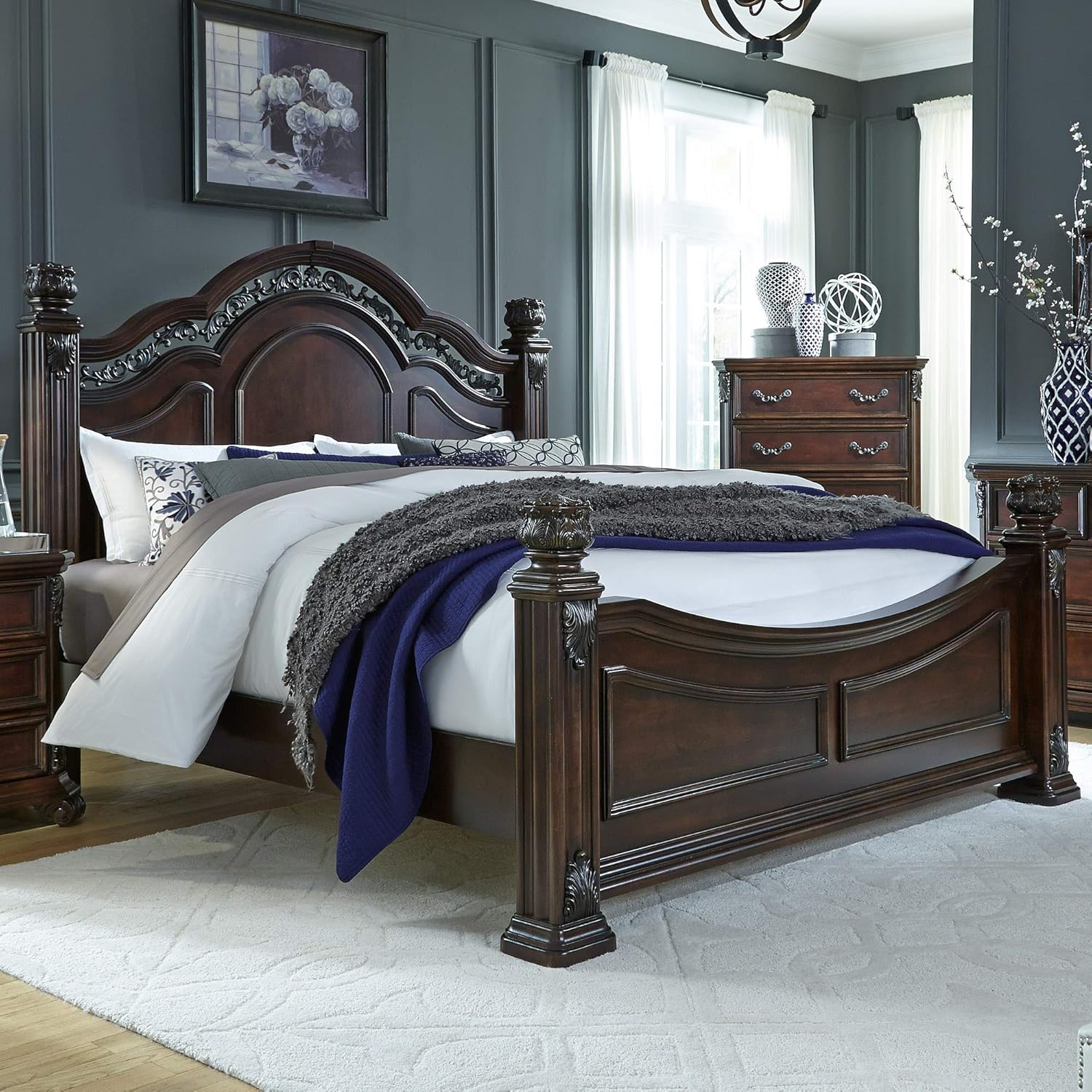 Messina Estates Queen Poster Bed