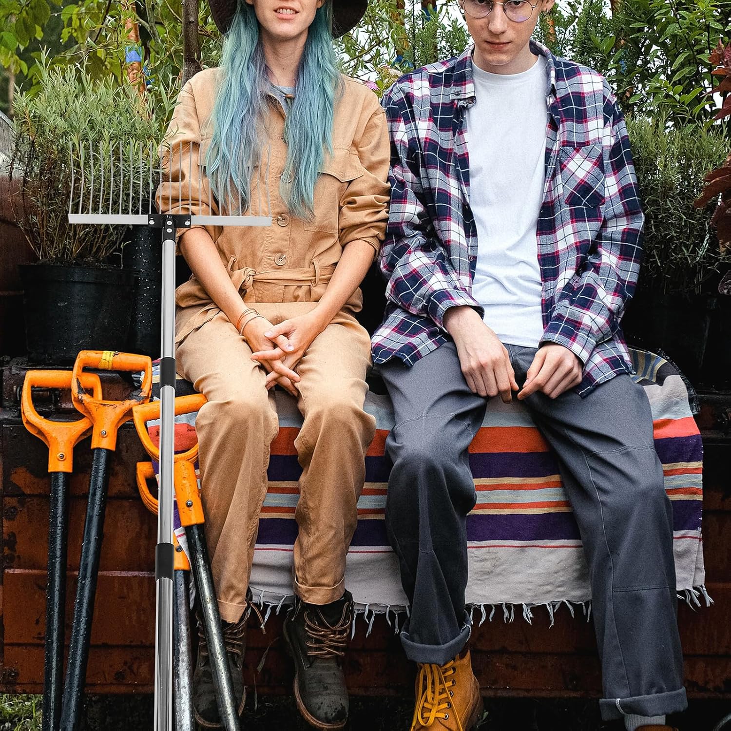 Telescopic 21-Tooth Heavy-Duty Steel Garden Leaf Rake for Lawn and Flower Maintenance, Detachable Handle 1.25m, Dethatching and Leaf Gathering Tool for Landscaping and Yard Cleanup