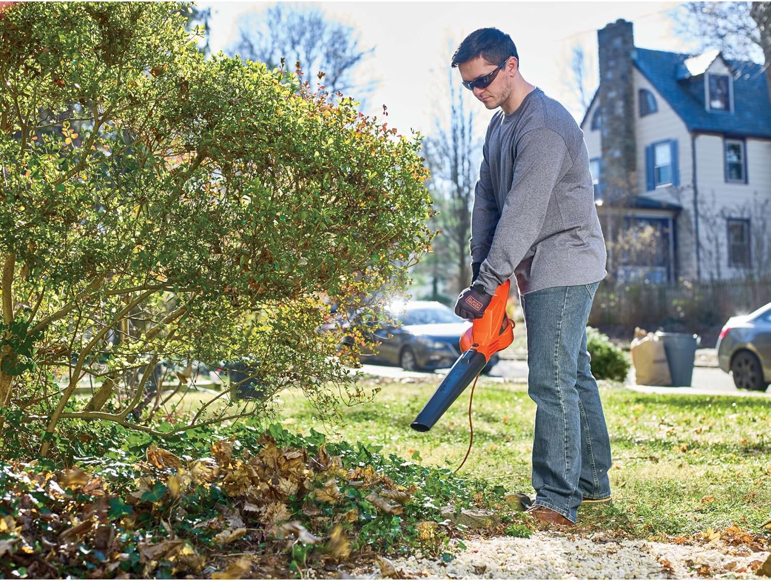 BLACK+DECKER Electric Leaf Blower, Handheld Blowers for Lawn Care, Lightweight, 180 MPH 180 CFM, 7-Amp, Corded (LB700) - Image 12