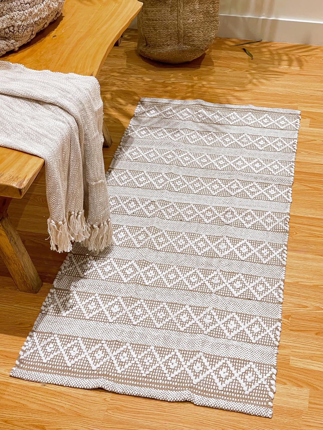 Chardin home Beige & White Boho Runner Rug 2x5 feet |Hand Woven Farmhouse Rug | Great in Kitchens entryways doormats Bathrooms Meditation Mat | Machine Washable & Reversible Cotton Rugs