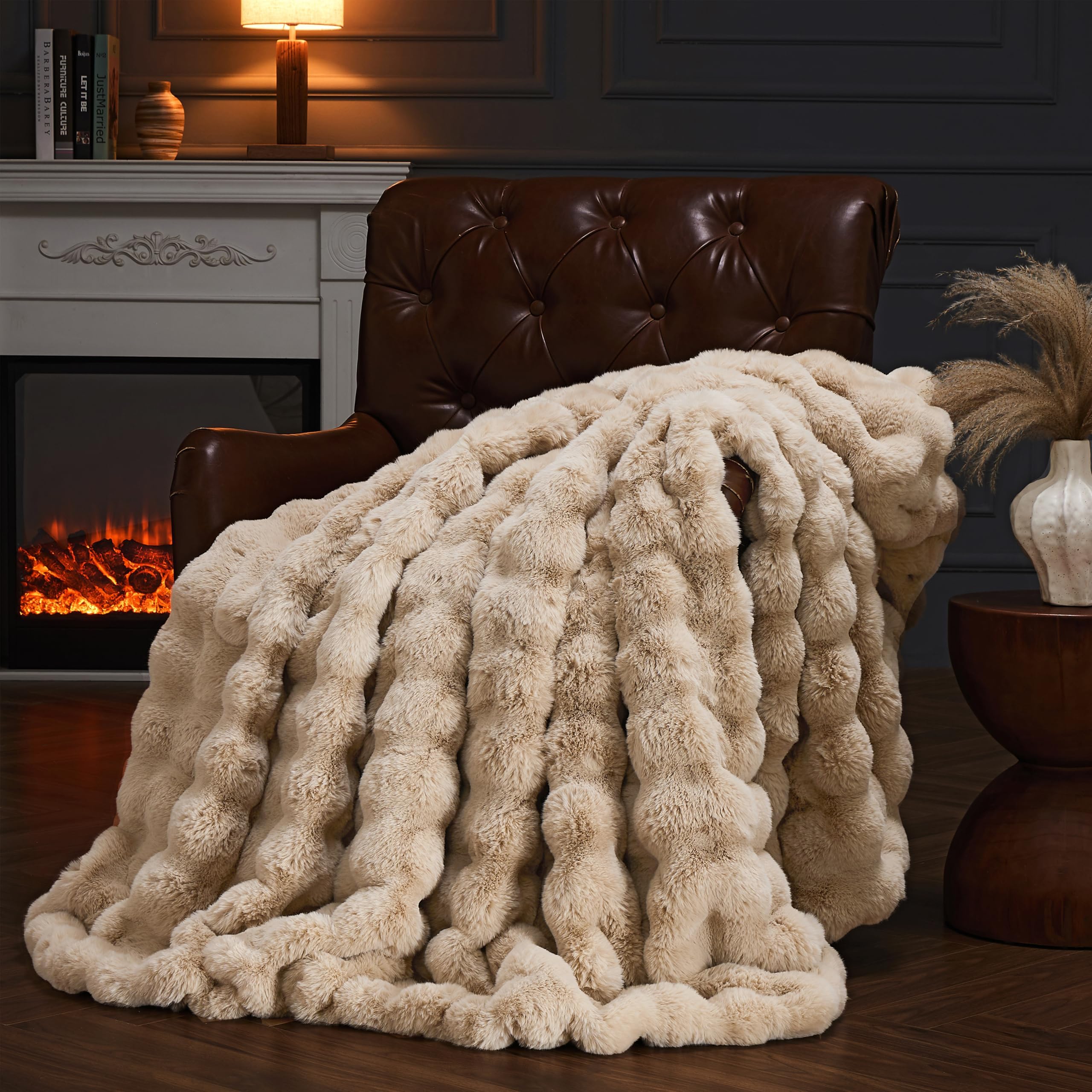 YBIKE Faux Rabbit Fur Throw Blanket, Fuzzy Soft Plush Bubble Blanket 150 x 130cm, Luxury Warm Reversible Decorative Blanket for Bed, Sofa, Couch, Armchairs (Complexion)