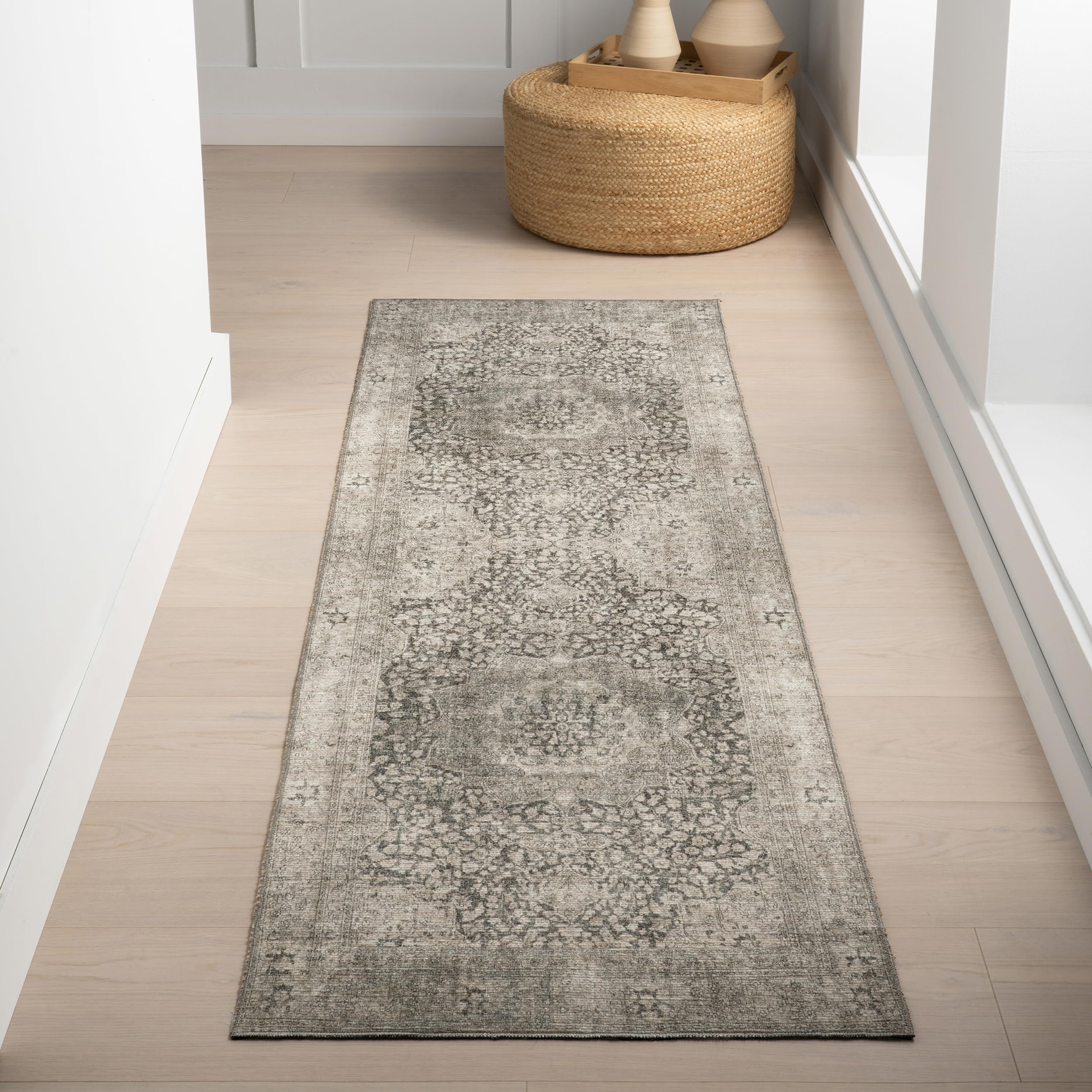 Tapis vintage doux Hillstone Agnetha Nuloom pour salon