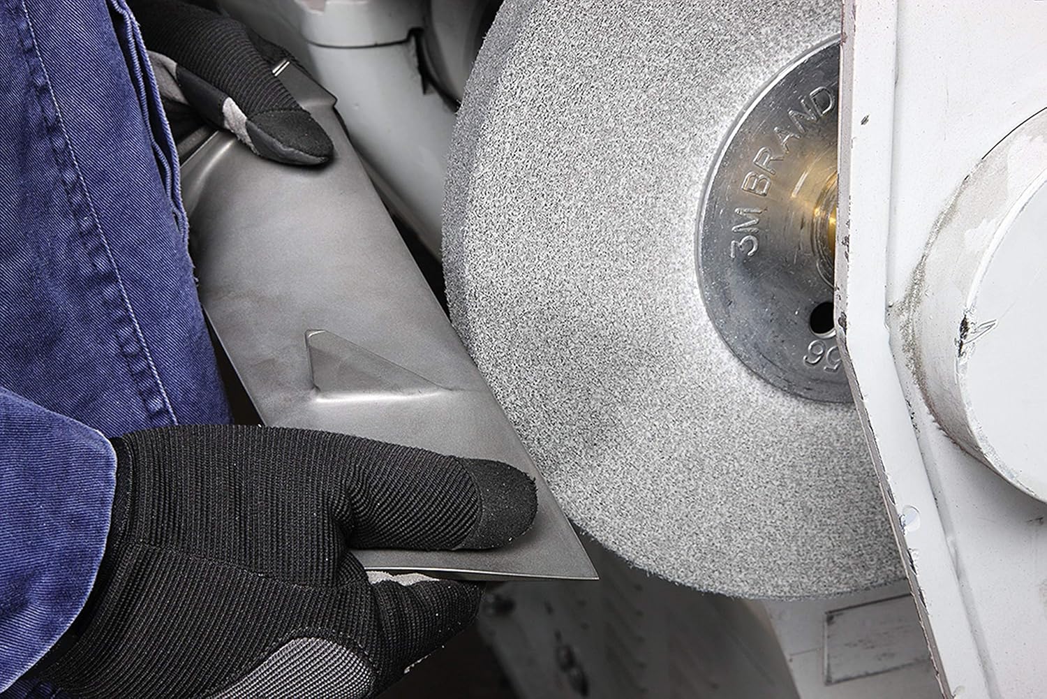 Scotch-Brite Roloc Deburr and Finish PRO Unitized Wheel - Metal Deburring and Finishing Wheel - Medium Grit - Nonwoven Wheel - 3" x 1/4"