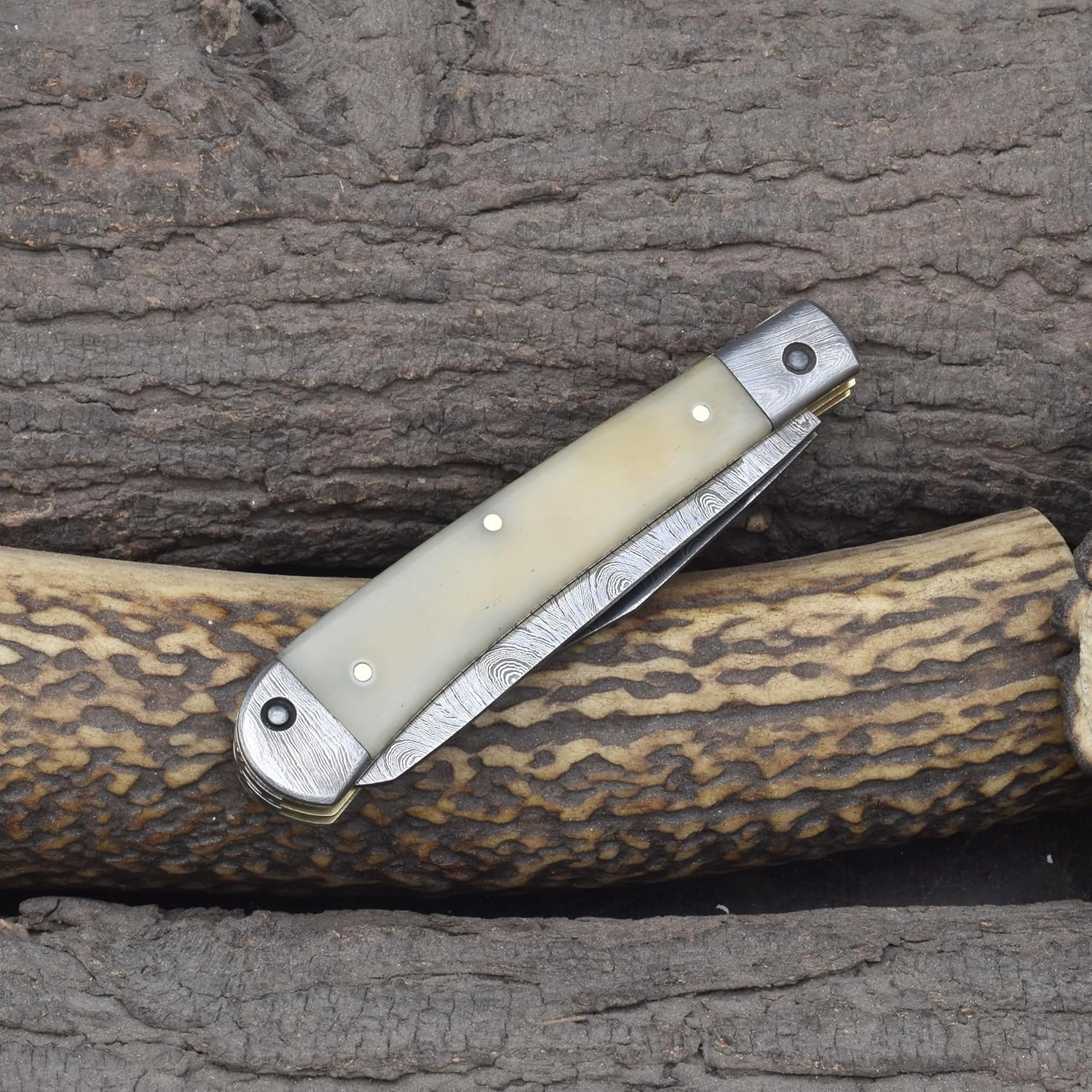 Knives Ranch Double Blade Handmade Damascus Steel Trapper Folding Pocket Knife with Natural Cattle Bone Handle,3" High Carbon Steel Blades, Modern Style, White Cattle Bone Handle, Leather Pouch, 4" Closed Length, 3/32" Blade Thickness, Adult Pocket Knife for EDC & Collecting (7020-B)