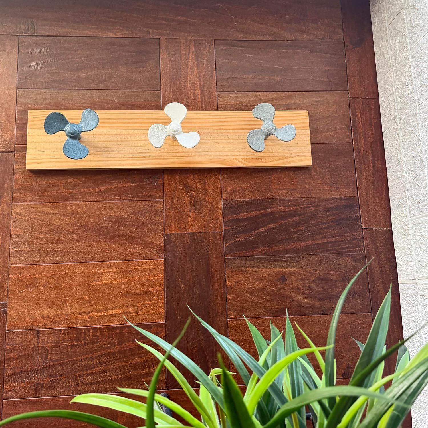 Zeckos 24 Inch Boat Propeller Wall Hooks Rack on Natural Wood Board, Nautical Multicolor Metal and Wood Wall Mounted Coat and Towel Hook Rail for Entryway, Bathroom, Coastal Spaces