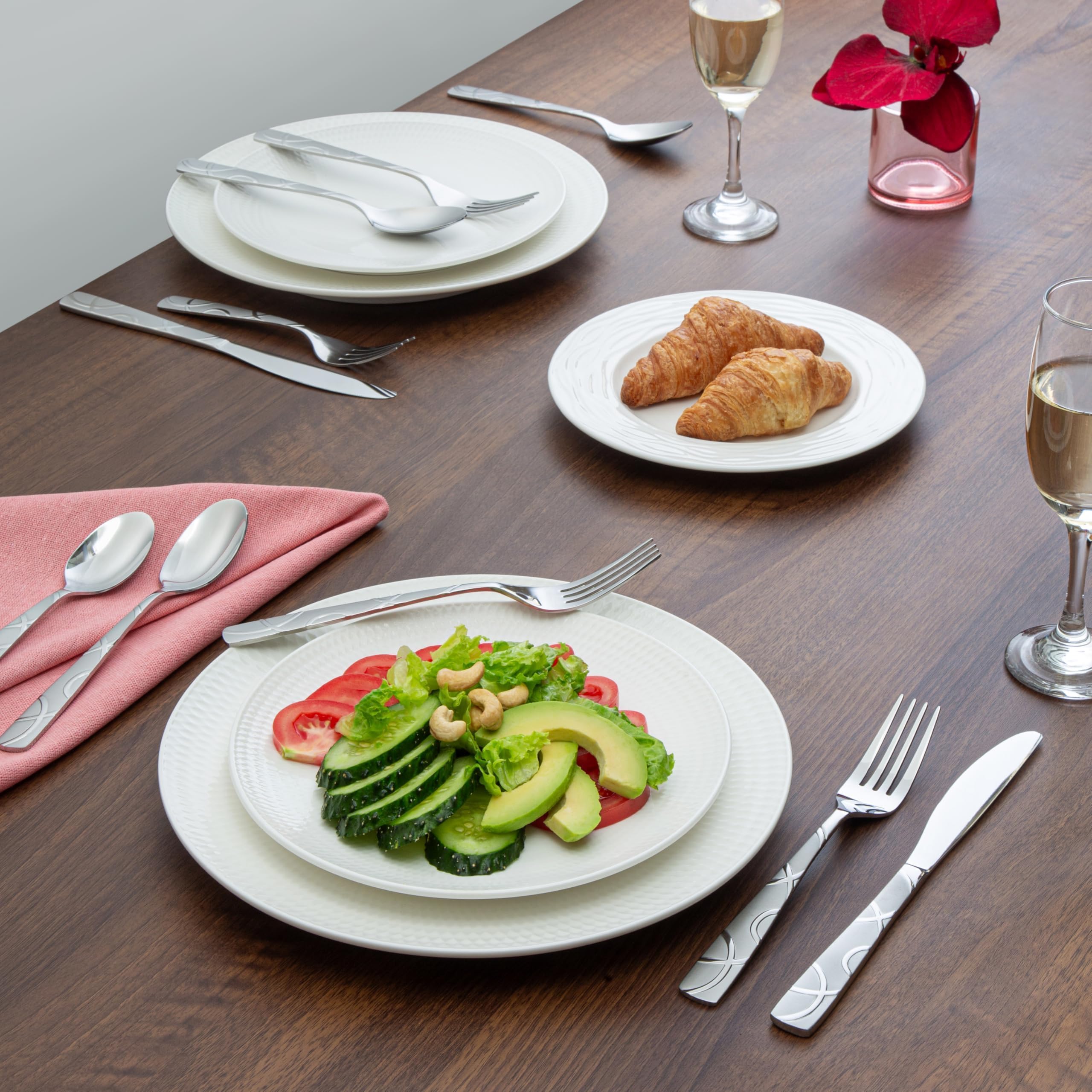 HIKAA 30-Teiliges Besteckset, Modernes Besteck Set 6 Personen, Edelstahl Essbesteck für die Küche, Hochglanzpoliertes Cutlery Set mit Gabeln, Löffeln und Messern, Spülmaschinenfest(Silber)