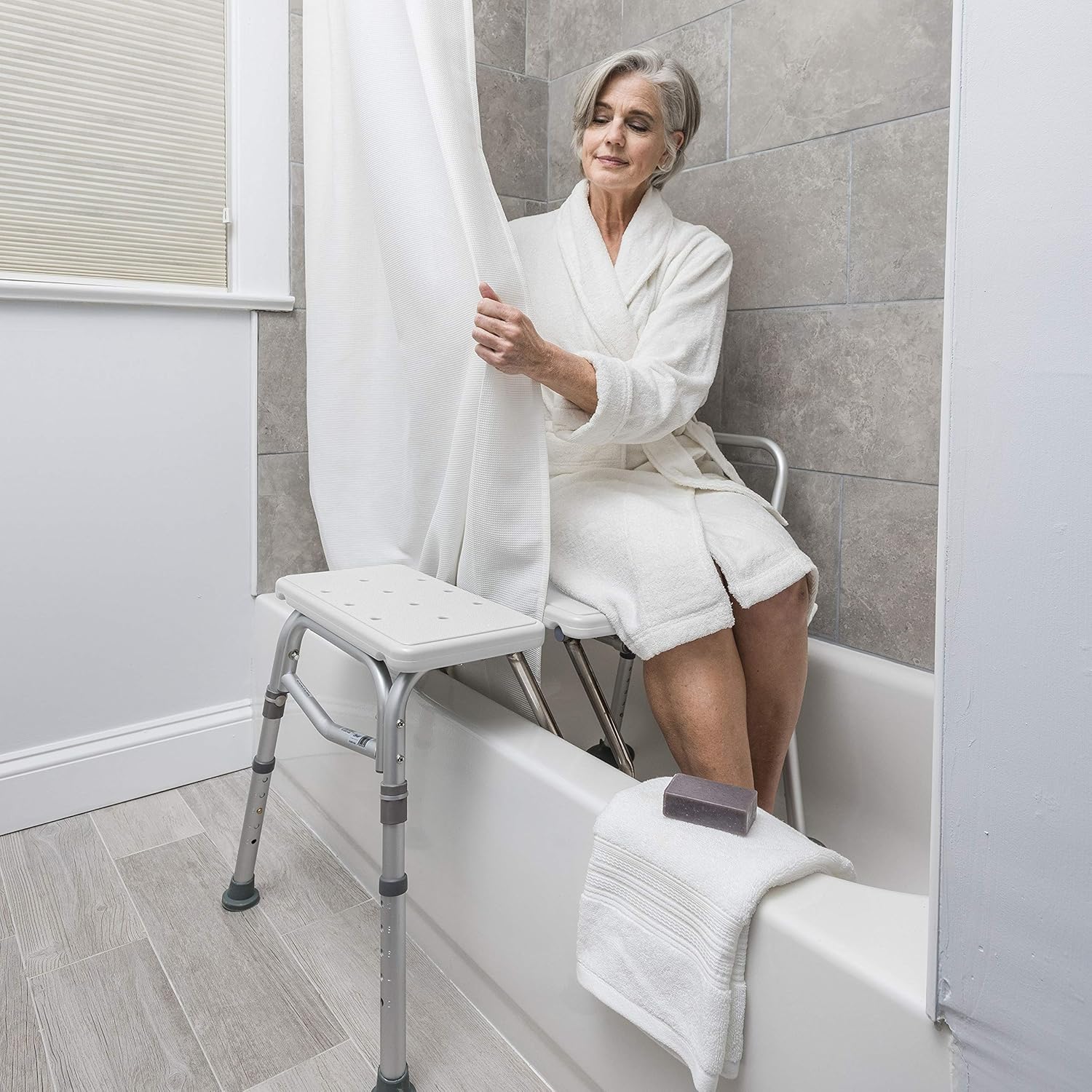 Drive Medical Splash Defense Tub Transfer Bench for Bathtub with Curtain Guard Protection, White : Health & Household