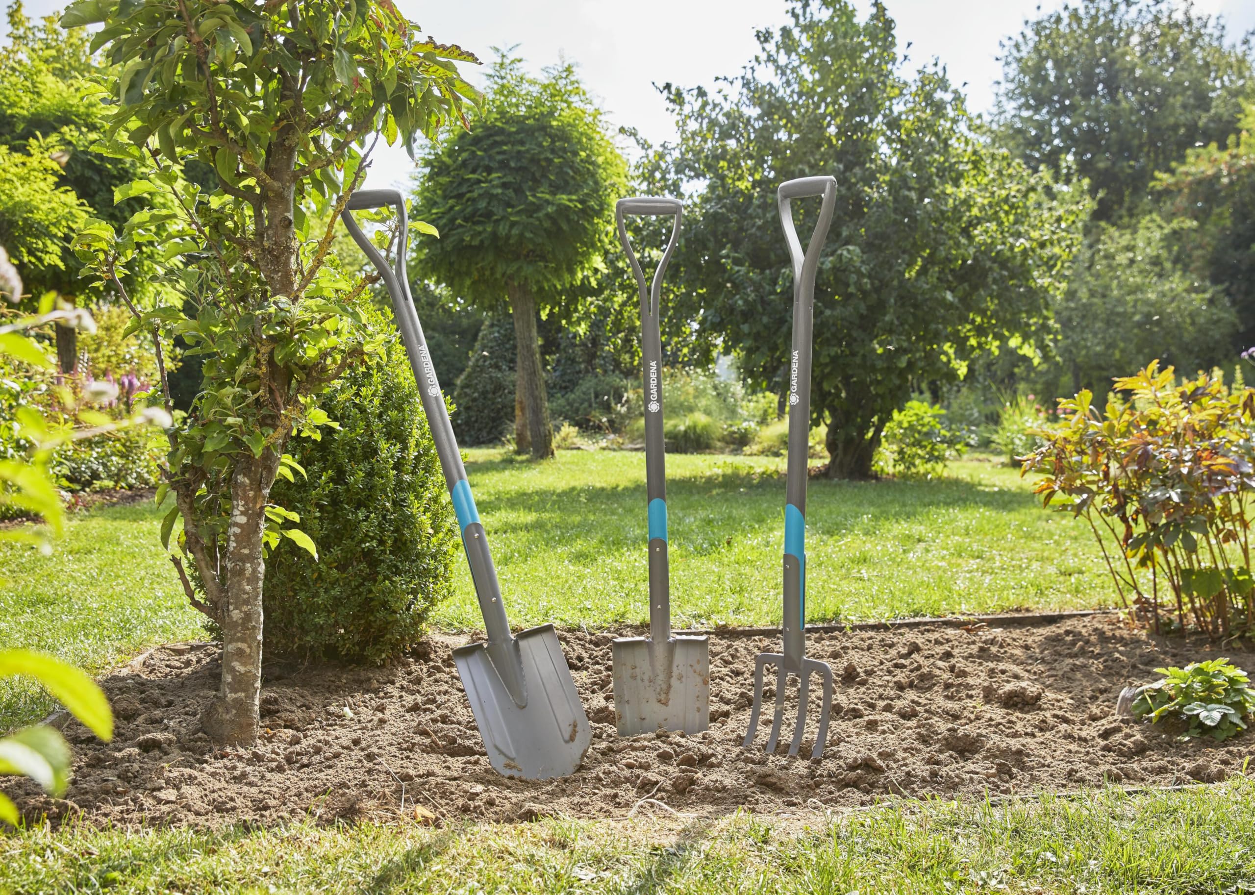 Gardena szpadel ostry NatureLine: szpadel ogrodowy z powłoką, do kopania i wykopywania, trzonek z drewna jesionowego z certyfikatem FSC, uchwyt w kształcie D (17001-20)
