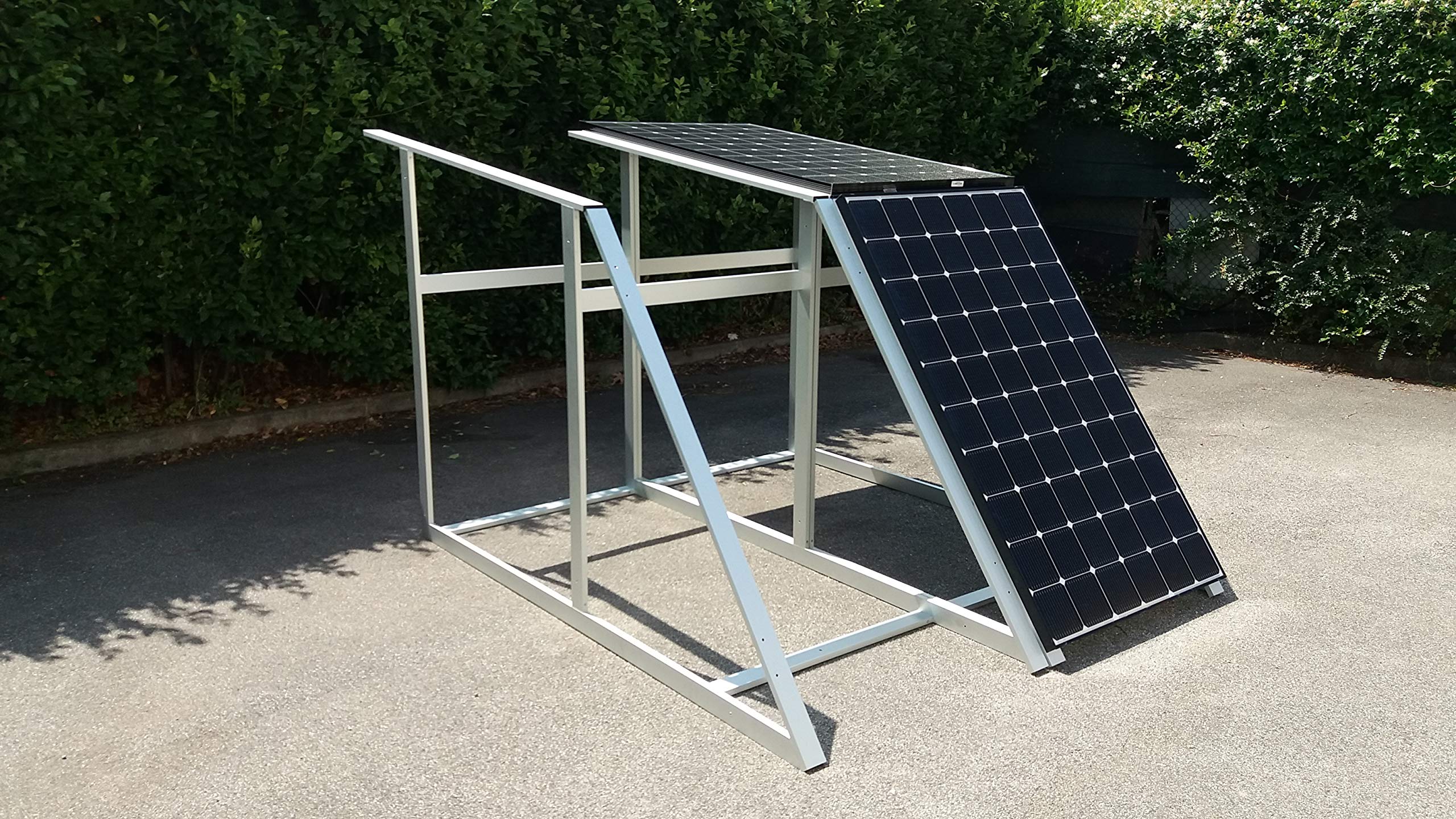 struttura accoppiabile ed orientabile per pannelli solari fotovoltaici. che consente il posizionamento a terra in giardino, su piazzali o tetti piani, tecnidea S1solar