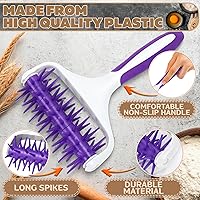 Vista 3 de Rodillo de plástico para pizza de 7.7 x 4.8 pulgadas para preparación uniforme de corteza, mango de agarre antideslizante y picos escalonados