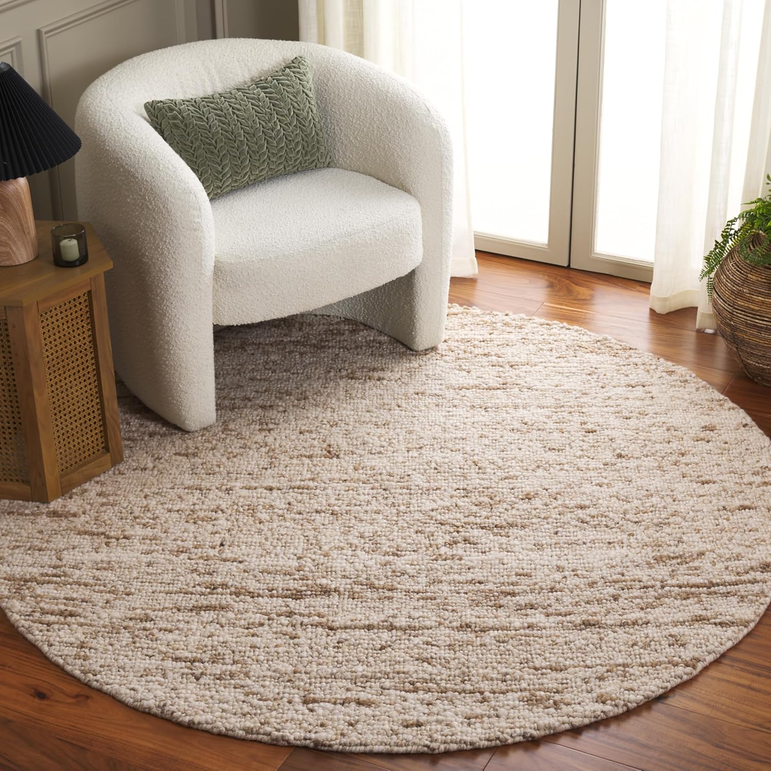 SAFAVIEH Natura Collection Area Rug - 6' Round, Ivory & Beige, Handmade Wool Blend, Ideal for The Living Room, Dining, Bedroom (NAT257A)