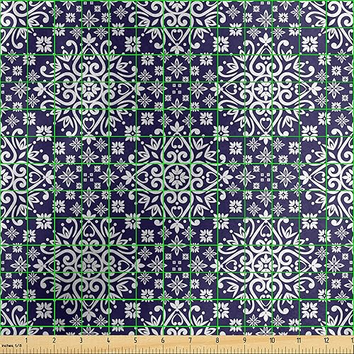 Vista 3 de Lunarable The Yard, tela azul real de The Yard, patrón de cerámica inspirado en el Medio Oriente estilo marroquí, estampado oriental, tela de satén