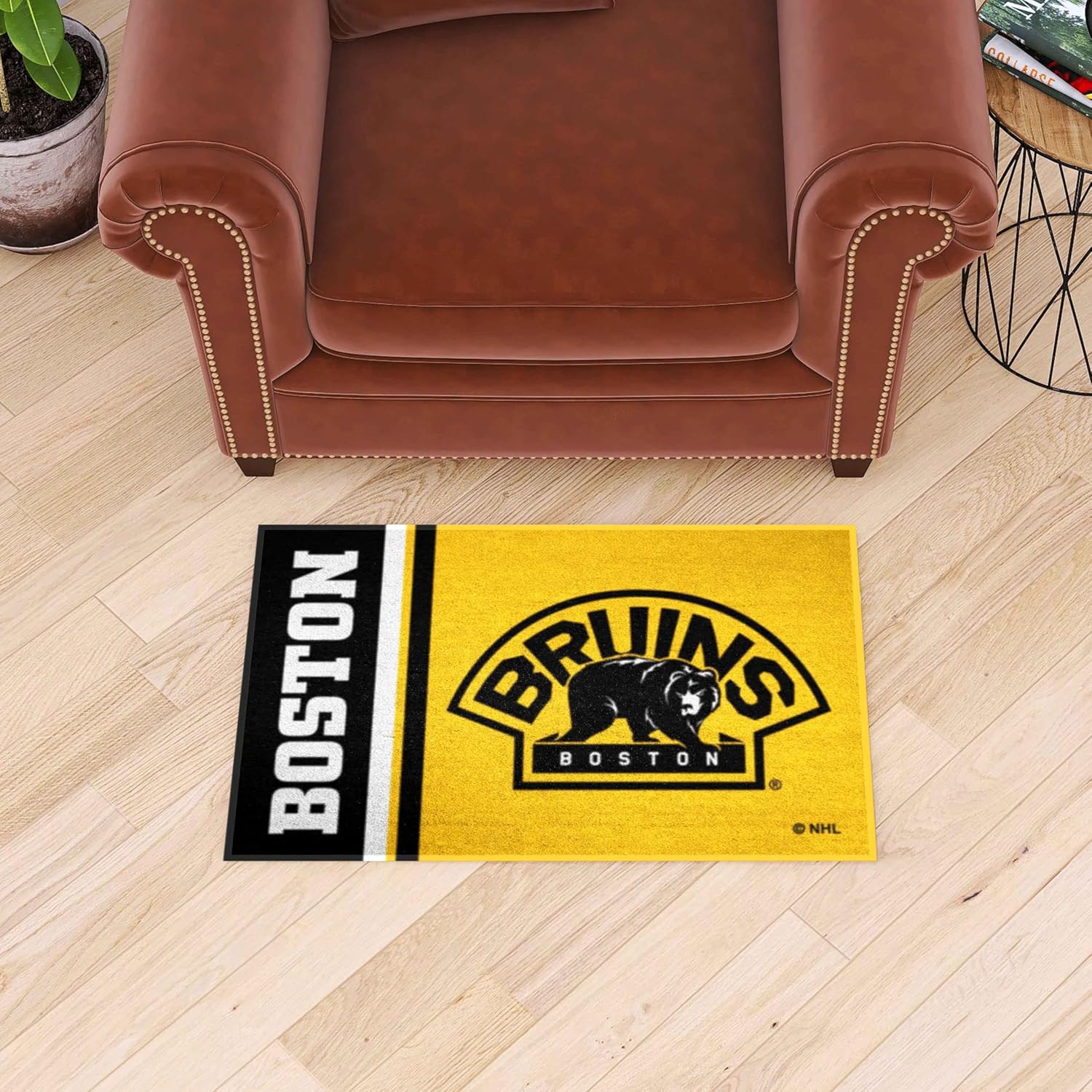FANMATS 19254 Boston Bruins Starter Mat Accent Rug - 19in. x 30in. | Sports Fan Home Decor Rug and Tailgating Mat Uniform Design