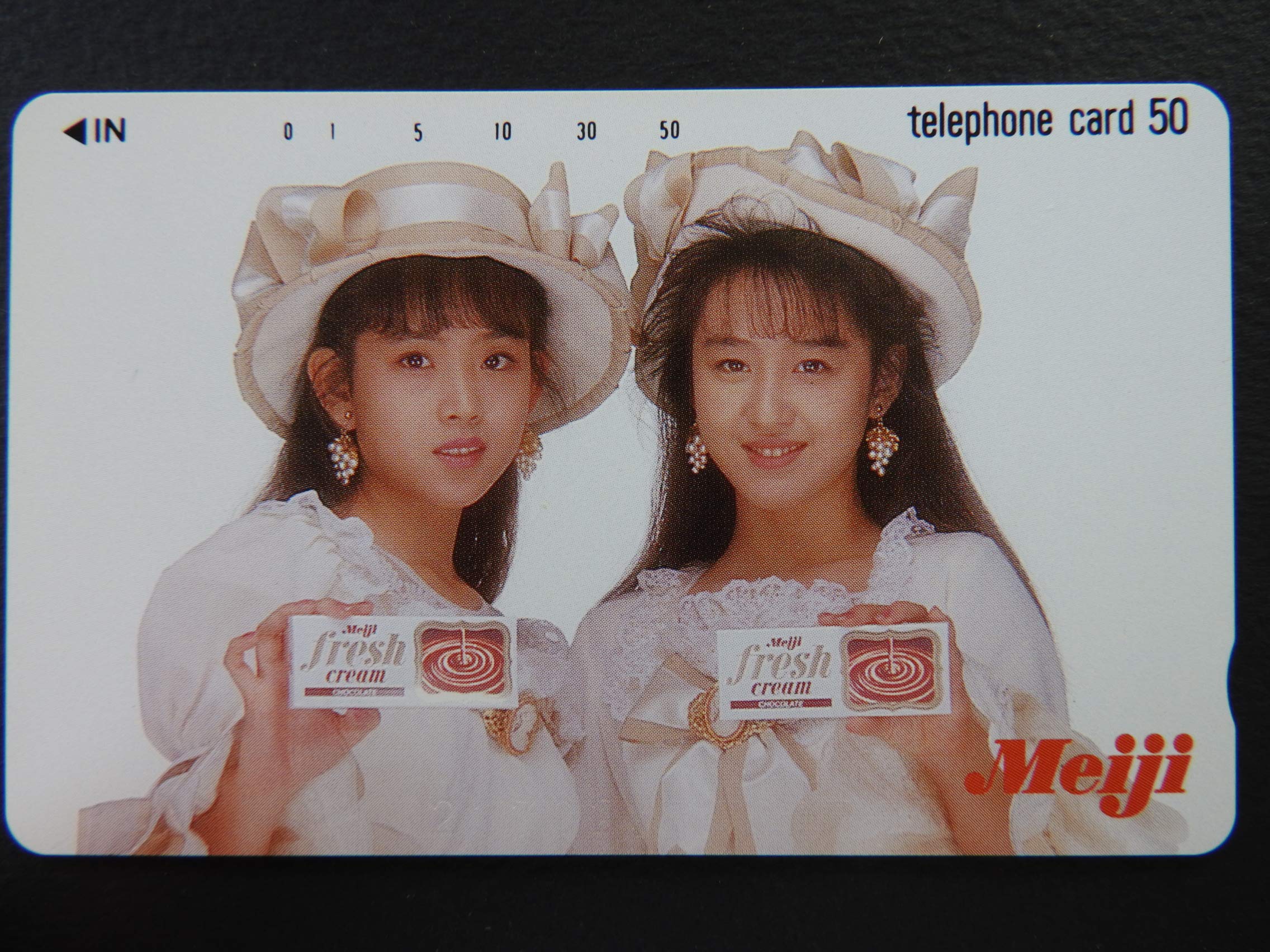 Wink(鈴木早智子、相田翔子)のサイン色紙と、使用済みテレホンカード【希少】 Wink(鈴木早智子、相田翔子)のサイン色紙と、使用済みテレホン