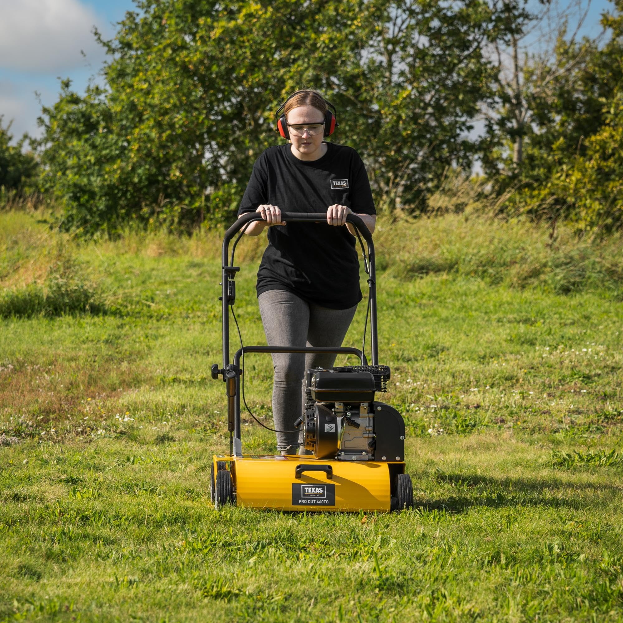 TEXAS Profi Rasen Vertikutierer Rasenlüfter Garten Benzin Pro Cut 461TG | 212ccm | 5,4PS | 4-Takt | 46 cm Arbeitsbreite | 4000 Watt | 48 Messer | Profigerät; für eine gewerbliche Nutzung geeignet