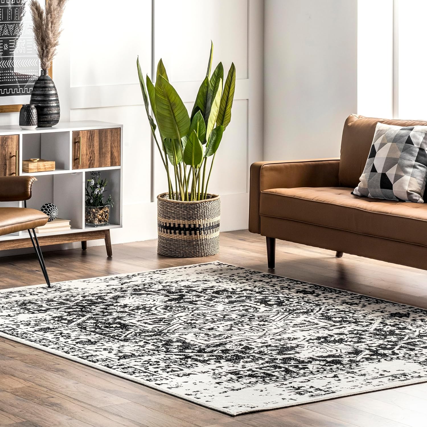 Nuloom Jordana Black/White, 3' x 5', Vintage, Distressed Medallion, Soft and Cozy, High Traffic, Stain Resistant, Easy Clean, Durable Area Rug for Bedroom, Living Room, Dining, Den, Foyer, Entryway
