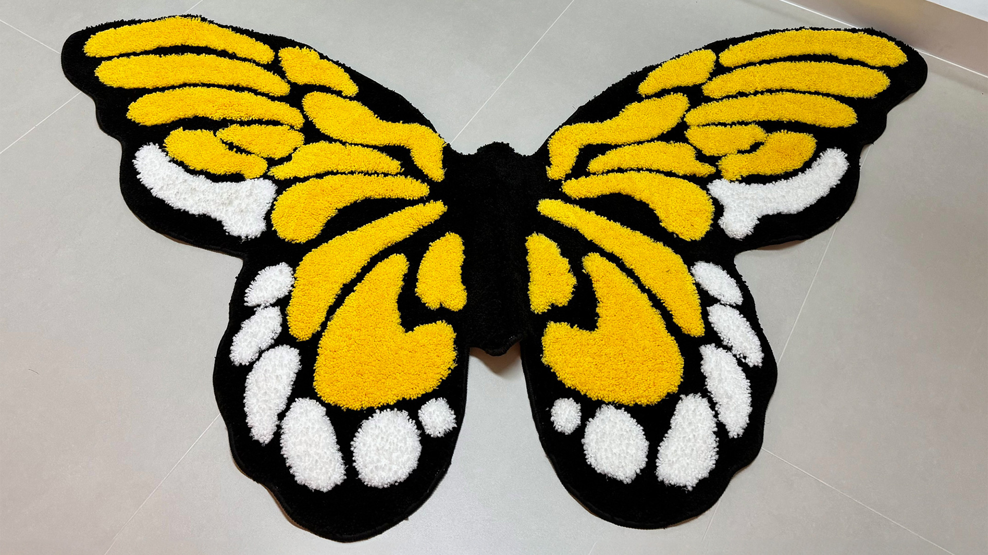 stitchworn 5x3ft Tufted Monarch Butterfly Rug Extra Large Nonslip