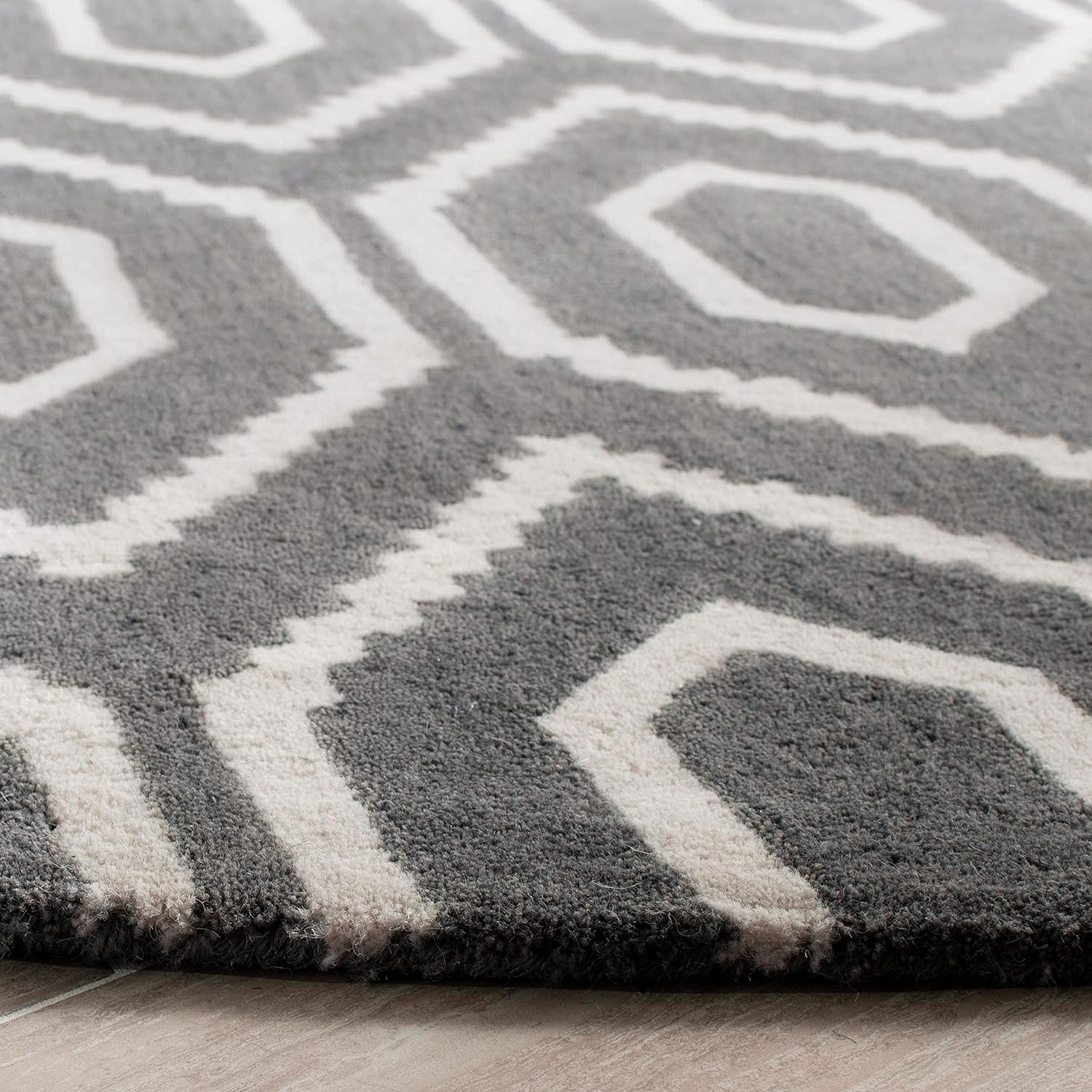 SAFAVIEH Himalaya Collection Runner Rug - 2'3" x 6', Dark Grey & Ivory, Handmade Wool, Ideal for High Traffic Areas in Living Room, Bedroom (HIM902F)