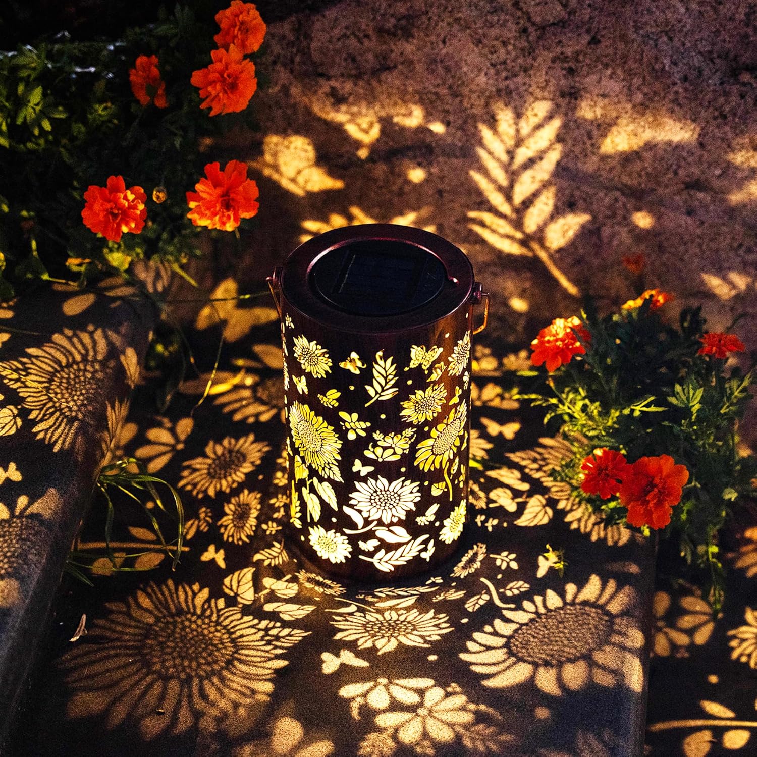 Sunflower Gifts Solar Lanterns Outdoor Waterproof Garden Decor Patio Decor, Hanging Solar Lanterns for Yard Porch Decor Outdoor, Gifts for Women, Gardening Gifts for Mom Birthday