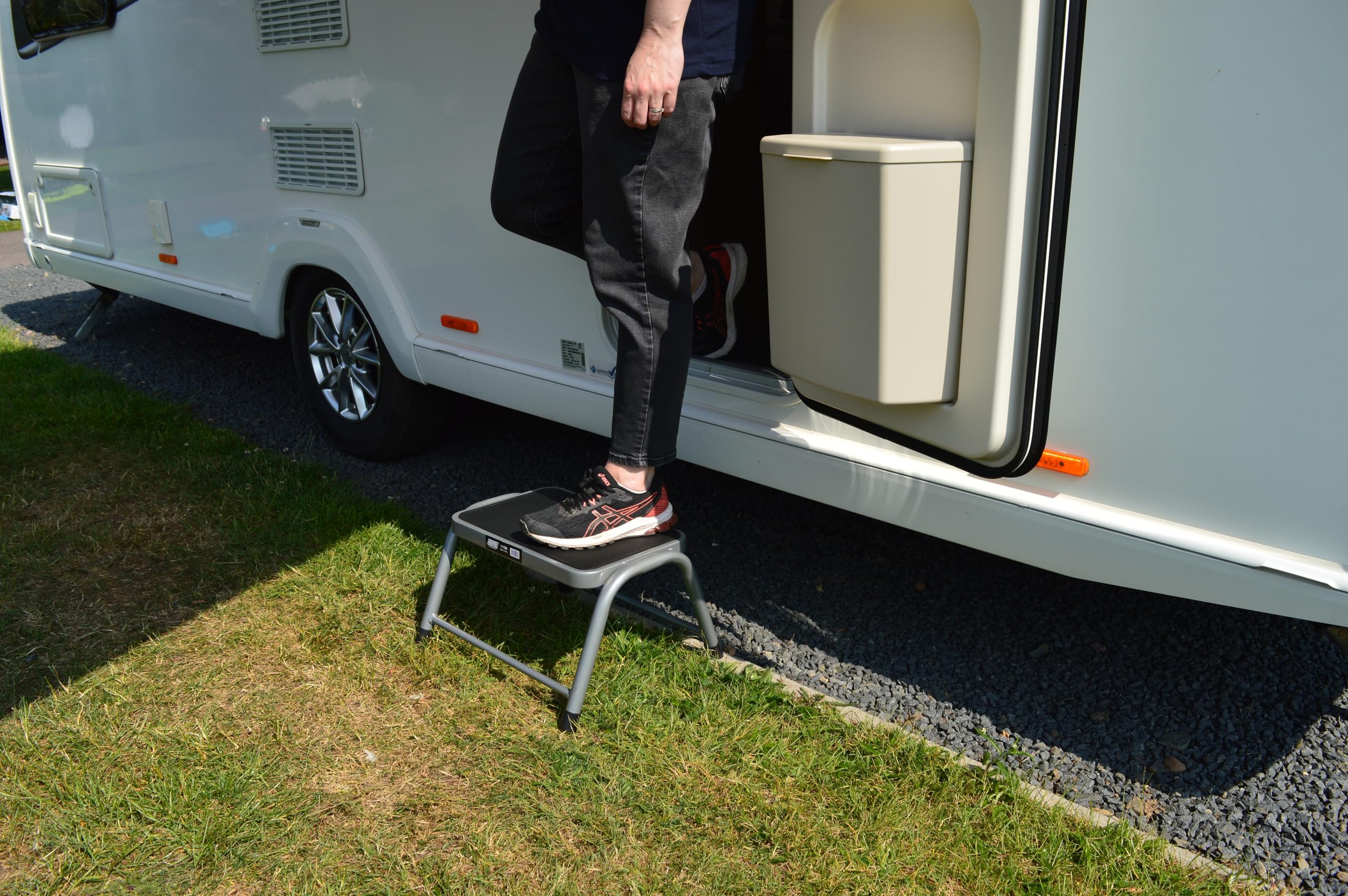 Maypole 538 - Peldaño de Acero para caravanas