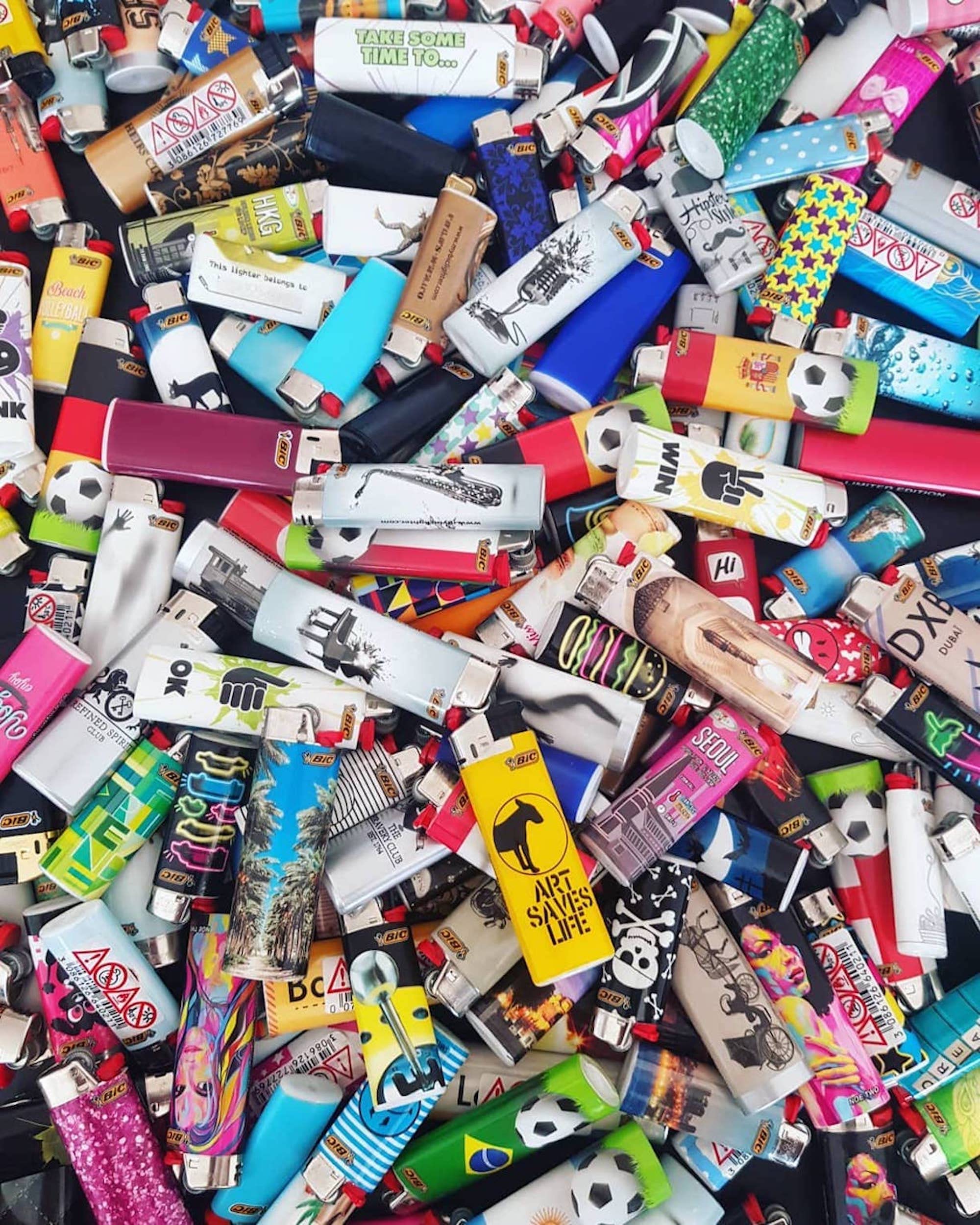 Bic Cigarette Lighter Mystery Random Selection + DSS Scoop Card (10)