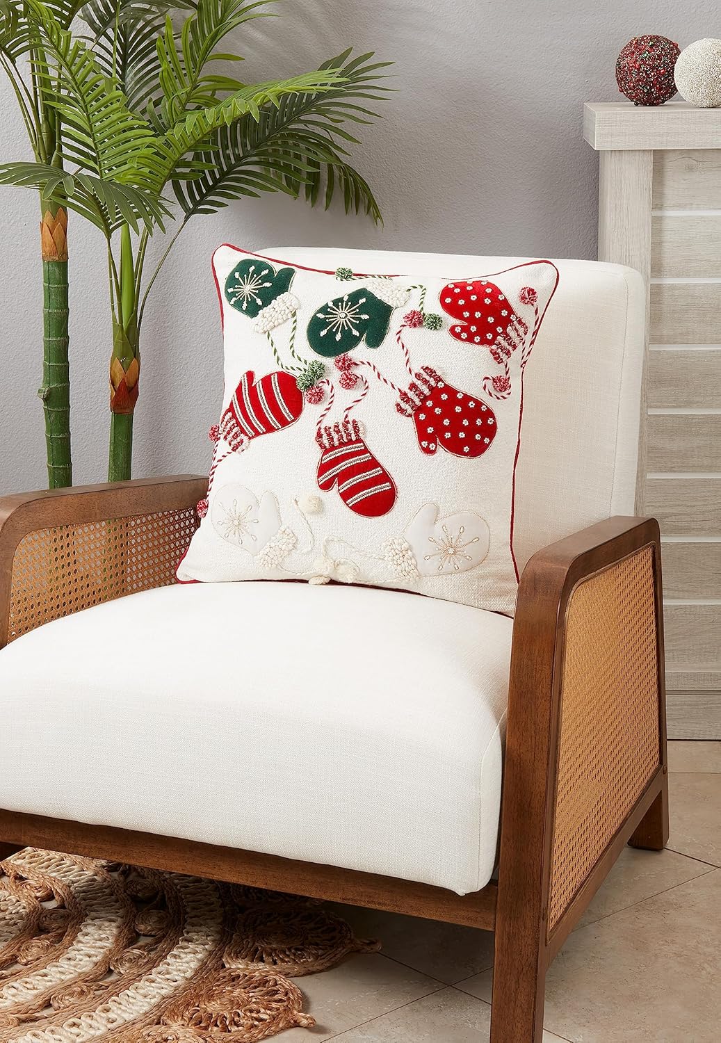 SARO LIFESTYLE Seasonal Snuggles Holiday Mittens Throw Pillow Cover, Multi, 18"