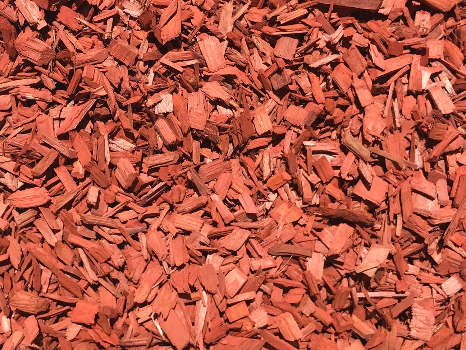 Red Wood Chip Garden Mulch, 42 Quarts, Non-Toxic Dye, Soil and Pet Safe, Moisture Retention, Weed Control