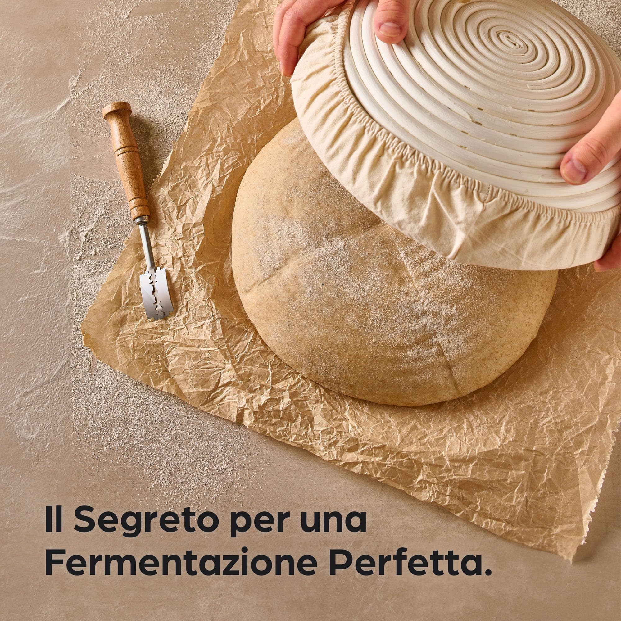 Praknu Cestino per Lievitazione del Pane - Rotondo - In Rattan Sostenibile - 30 cm - Kit con Spazzola, Fodera di Lino & Sacchetto per il Pane