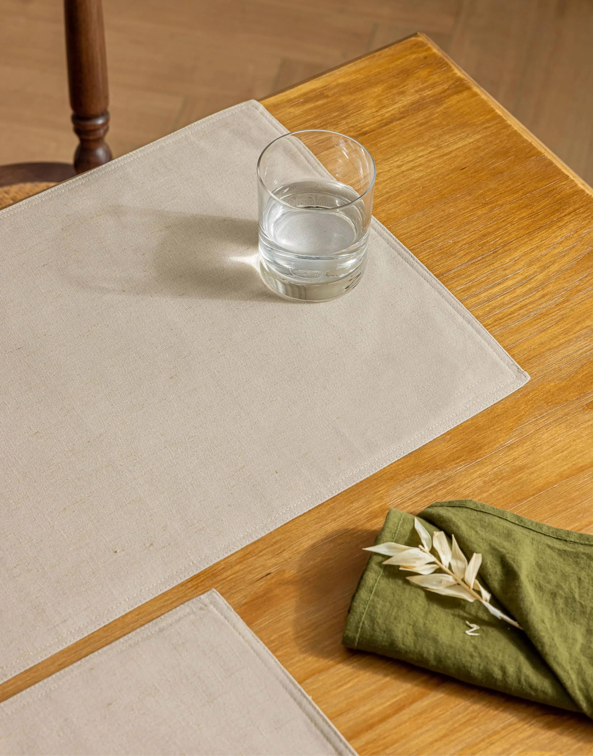 Juego de 4 manteles individuales de tela de lino para mesa de comedor, color beige, neutro, bohemio, para cocina, lavables, repelentes al agua, 12 x 18 pulgadas