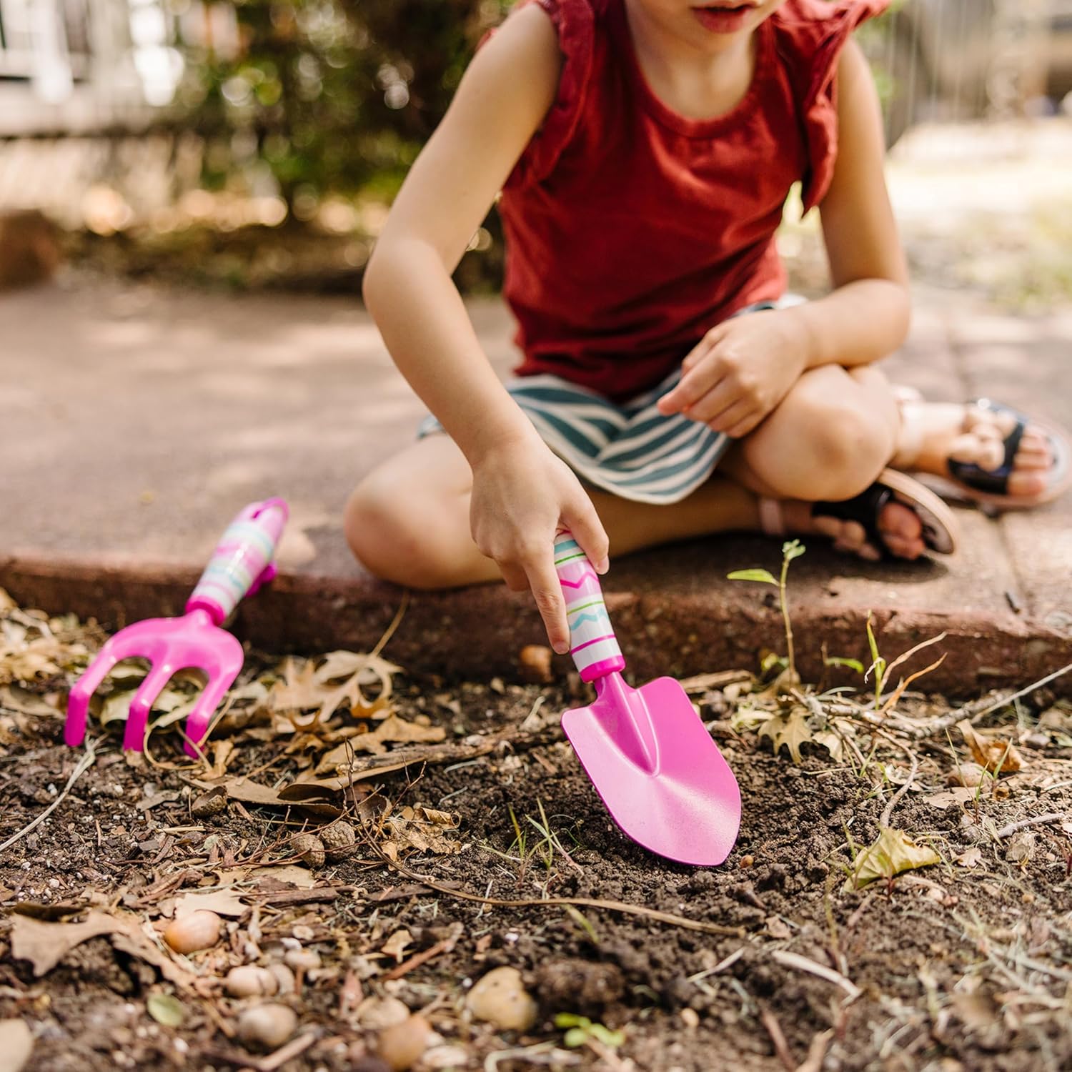 Melissa & Doug Pretty Petals Cultivator & Trowel Set