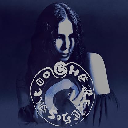 SHE REACHES OUT TO SHE REACHES OUT TO SHE por Chelsea Wolfe, capa do álbum