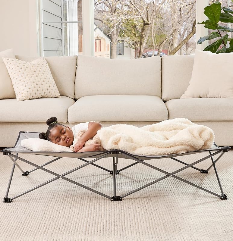 Cama portátil para niños pequeños Regalo Extra Long My Cot®, cama de viaje plegable para niños y cuna de camping para edades de 2 a 8 años, interior/exterior, extra grande 54” x 28” x 12”, soporta hasta 80 lbs, gris