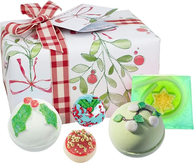 Bomb Cosmetics Christmas Wishes Handmade Wrapped Bath and Body Gift Pack, Contains 5-Pieces, 480 g [Contents May Vary]