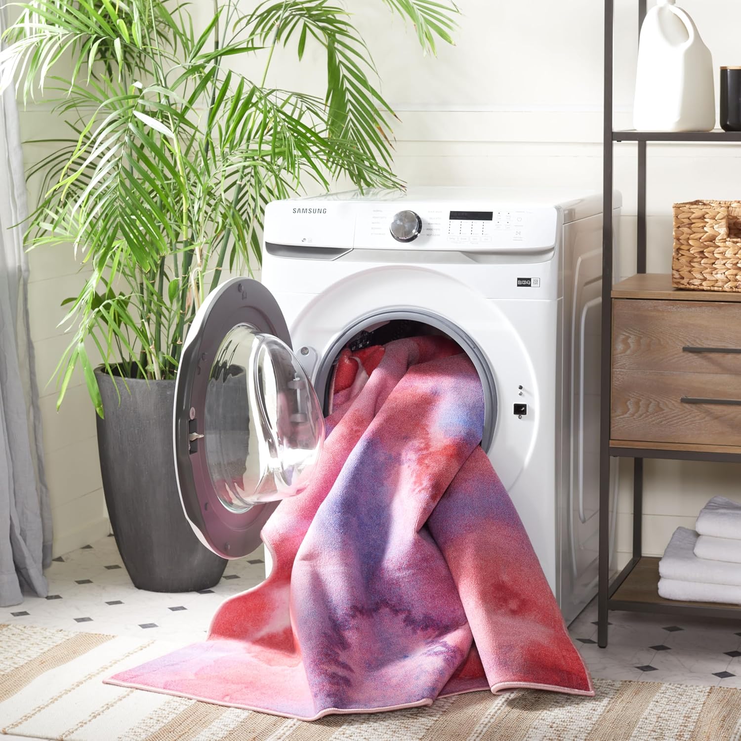 SAFAVIEH Washable Rug Paint Brush Collection - 5'5" x 7'6", Fuchsia & Lavender, Slip Resistant & Easy to Clean, Ideal for Living Room, Bedroom, Nursery, Kids Playroom, Dining Space (PTB122A)