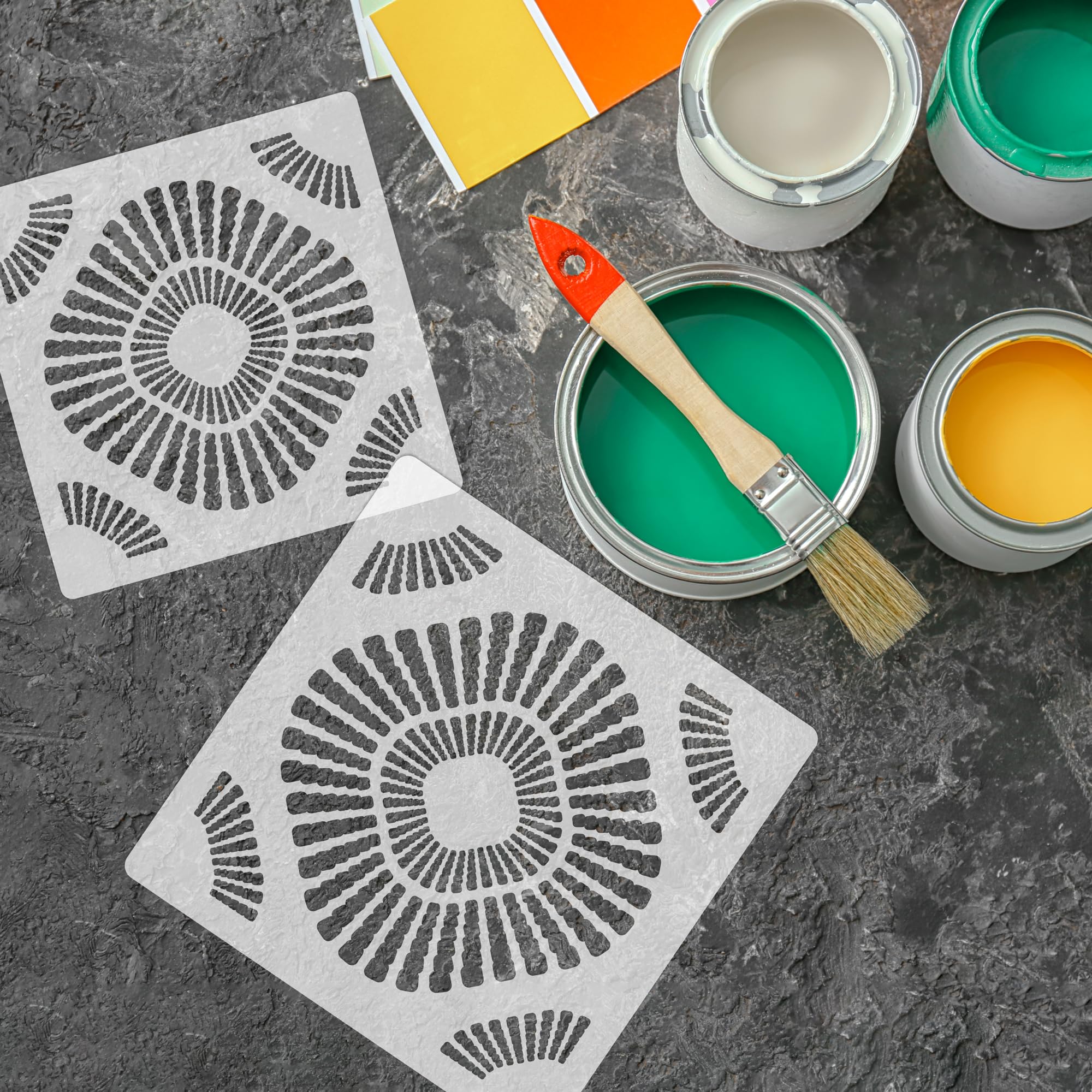 Arquitectura Morisca Con Azulejos Cerca De La Alhambra Enmarcada Por Muros  Cubiertos De Hiedra Imagen de archivo - Imagen de exterior, fortaleza:  391821183, image size:2000x2000