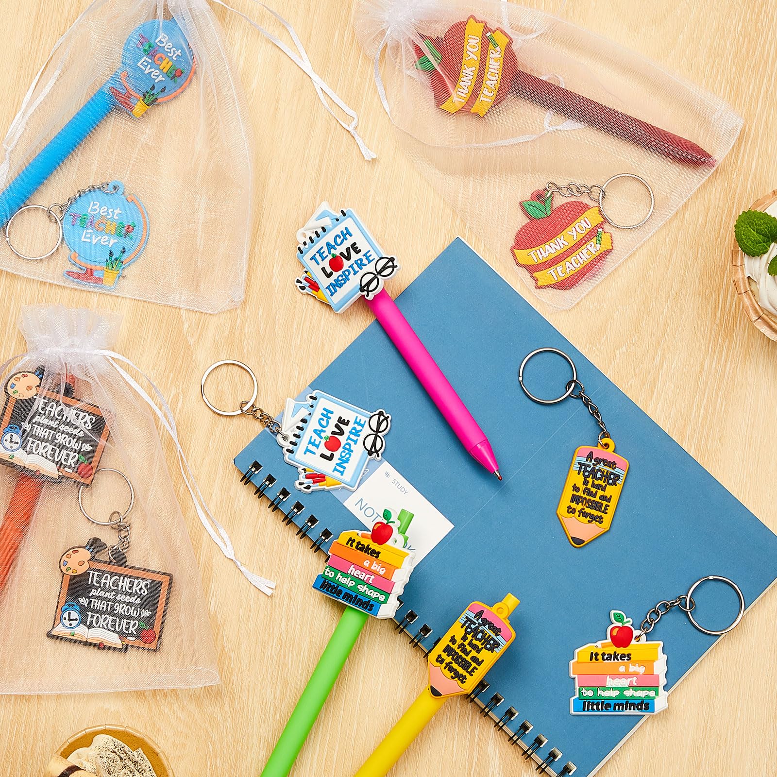 ReliThick 12-teiliges Set für Lehrer zum Schulanfang, Geschenke für Lehrer mit inspirierenden Sprüchen, niedlicher Schlüsselanhänger und Geschenktüten für Büro, Schule, Bürobedarf, Zubehör