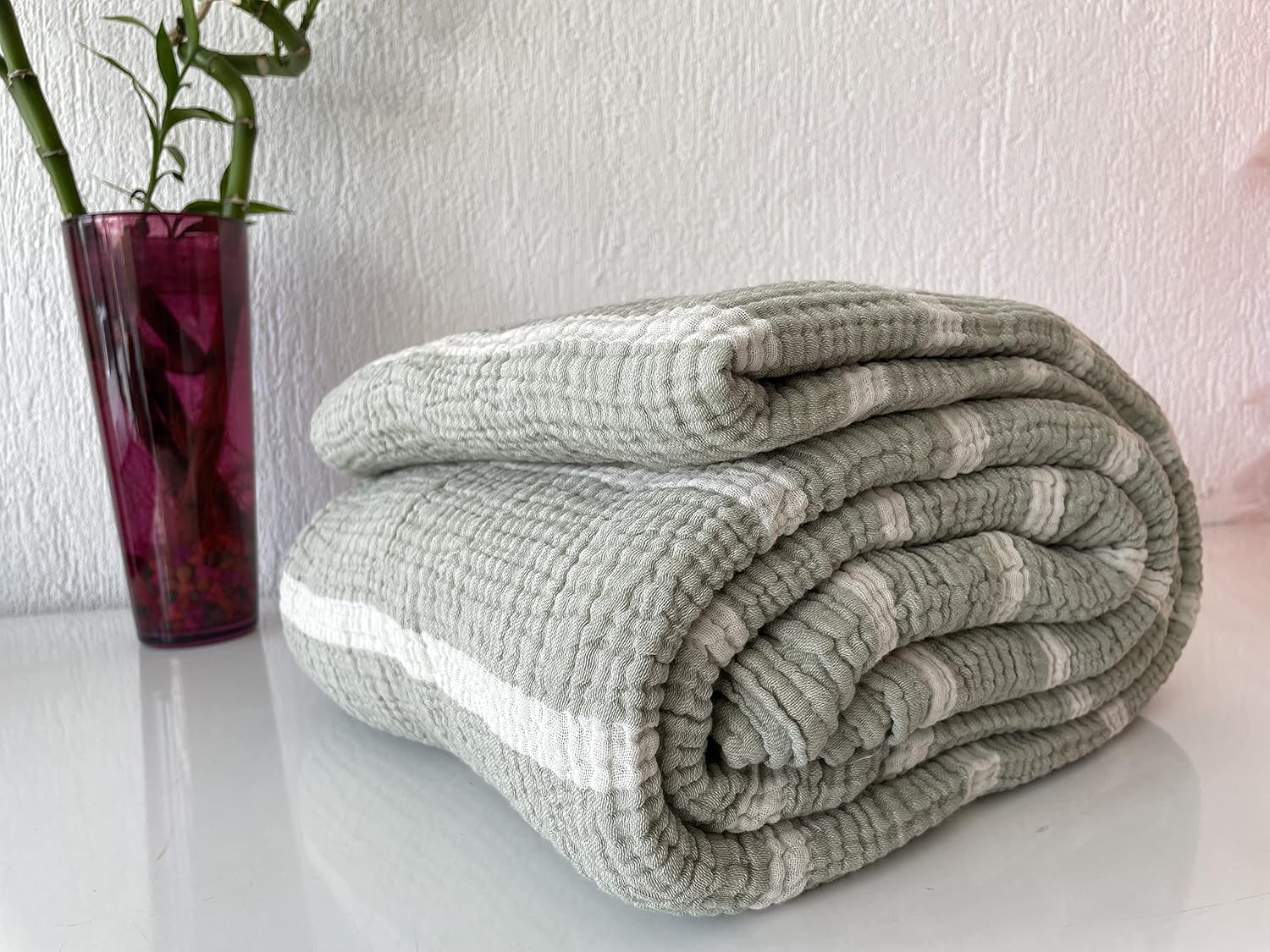Muslin Blanket 100% Cotton, 4 Layers Bedspread, Soft Turkish Cotton Muslin Bed Cover, Reversible Coverlet, Striped Green (King Size 95x102-230x260cm)