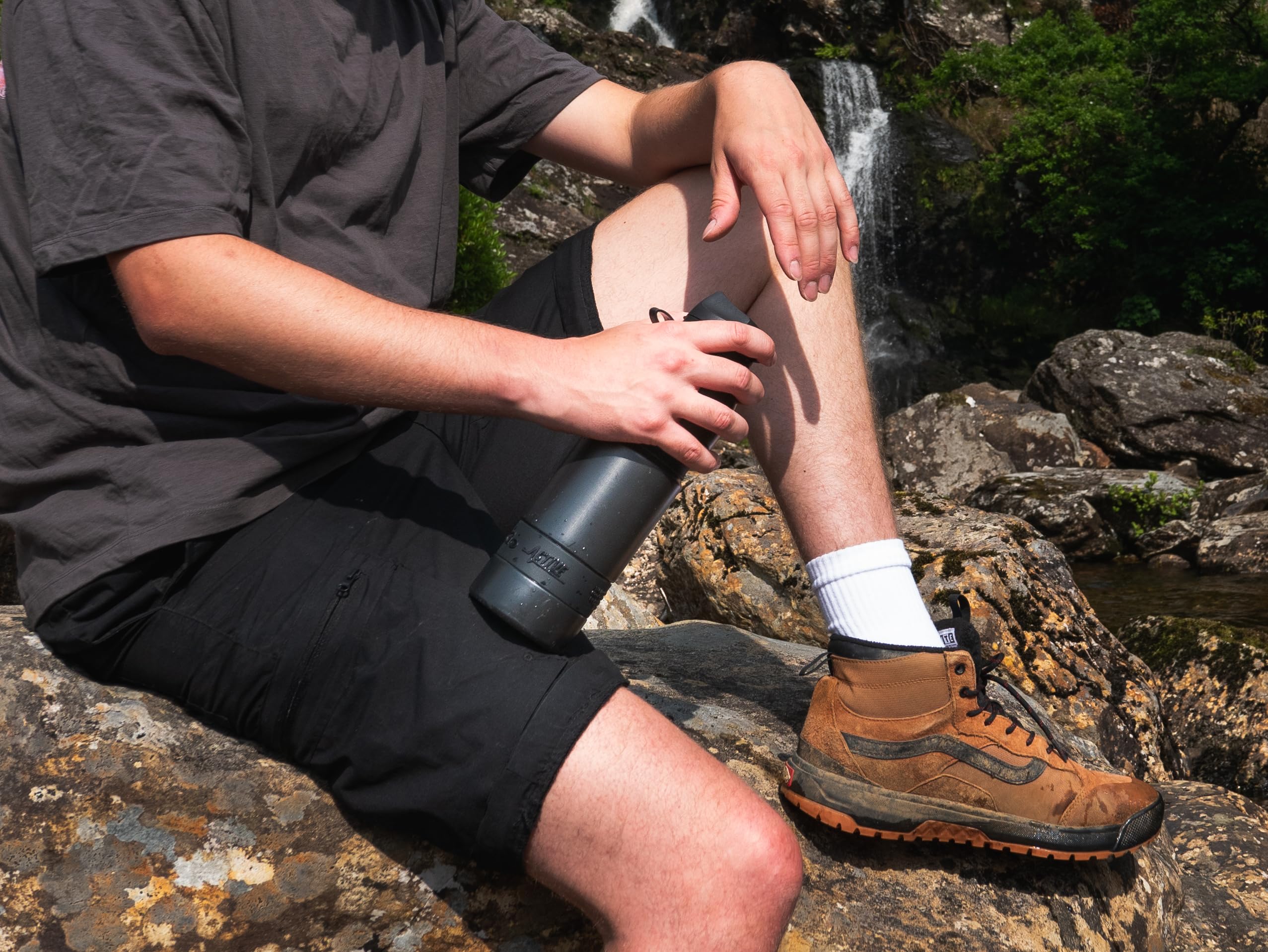 Water-to-Go Active, Gourde 1 Litre, Grise, Bouchon en Huile Végétale Recyclée
